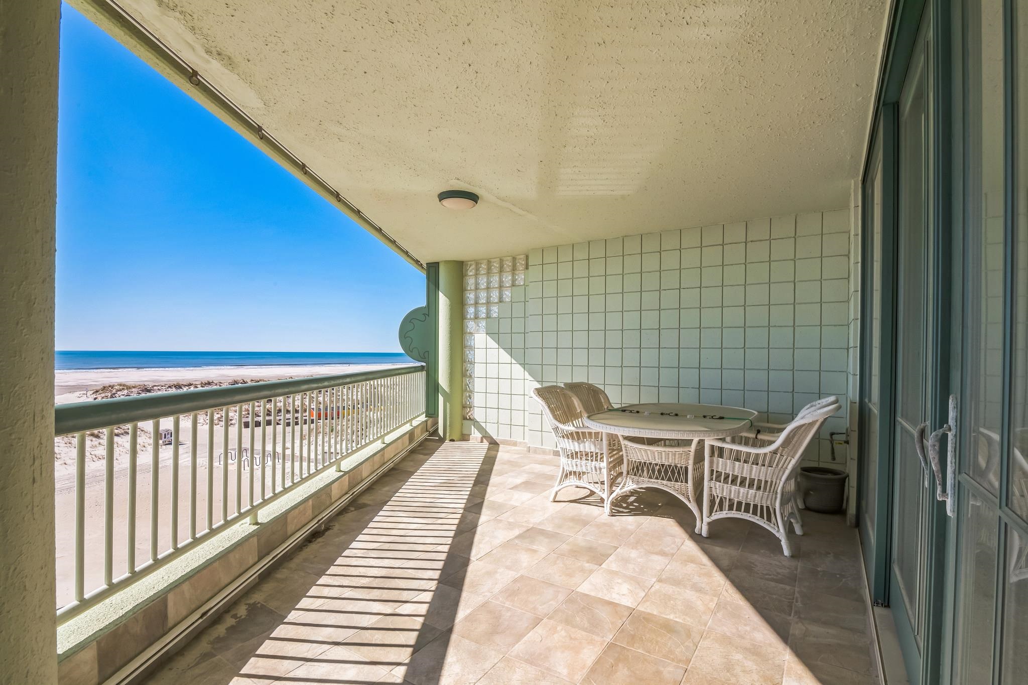 8901 Atlantic Avenue Unit: 203