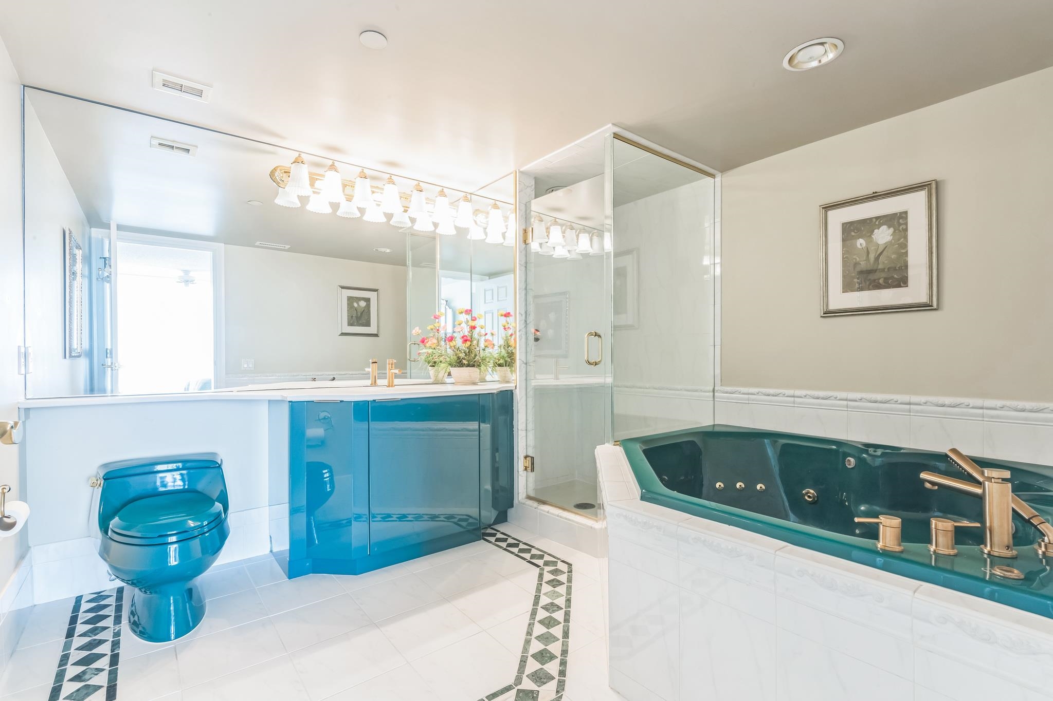 8901 Atlantic Avenue Unit: 203