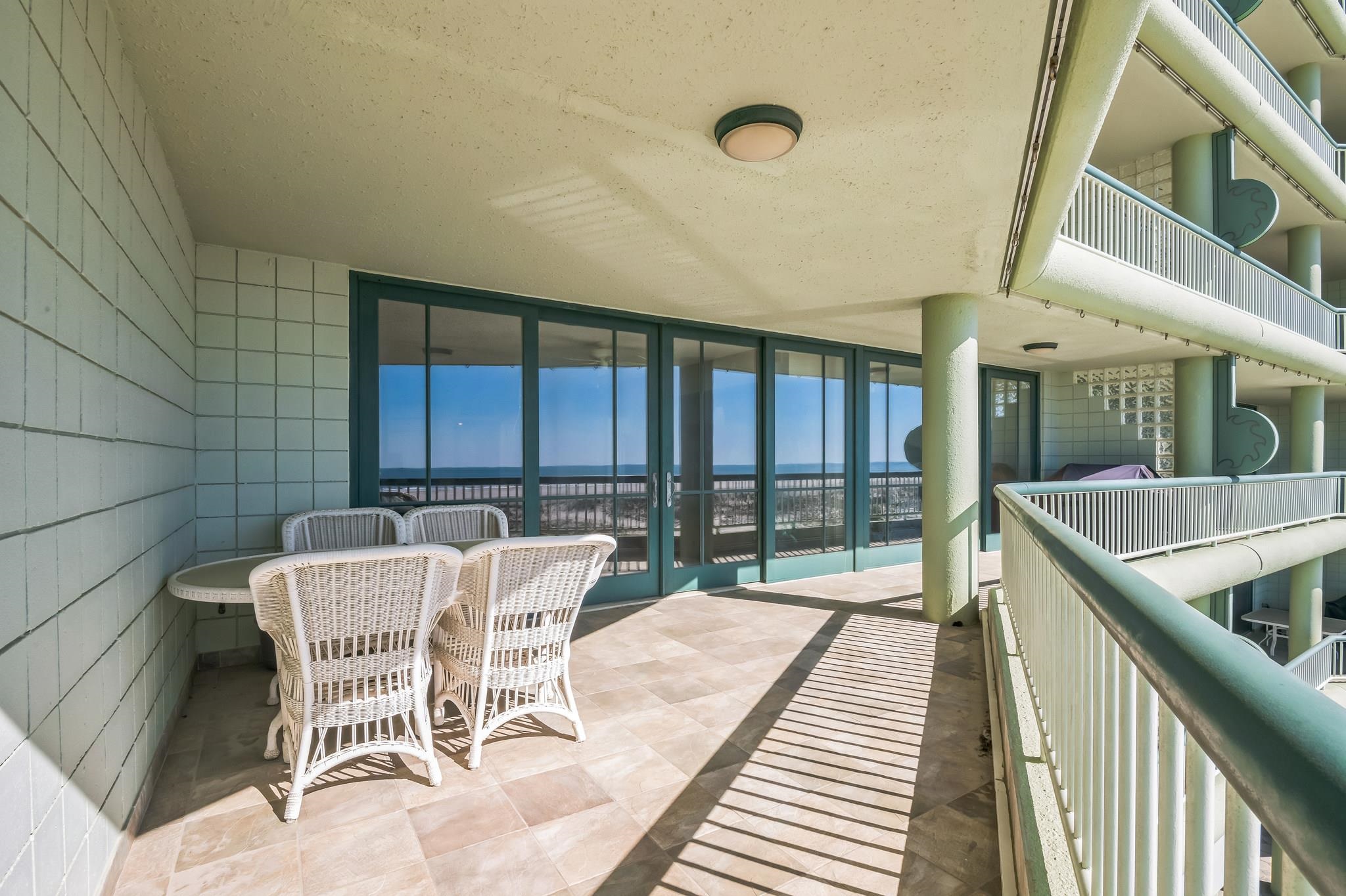 8901 Atlantic Avenue Unit: 203