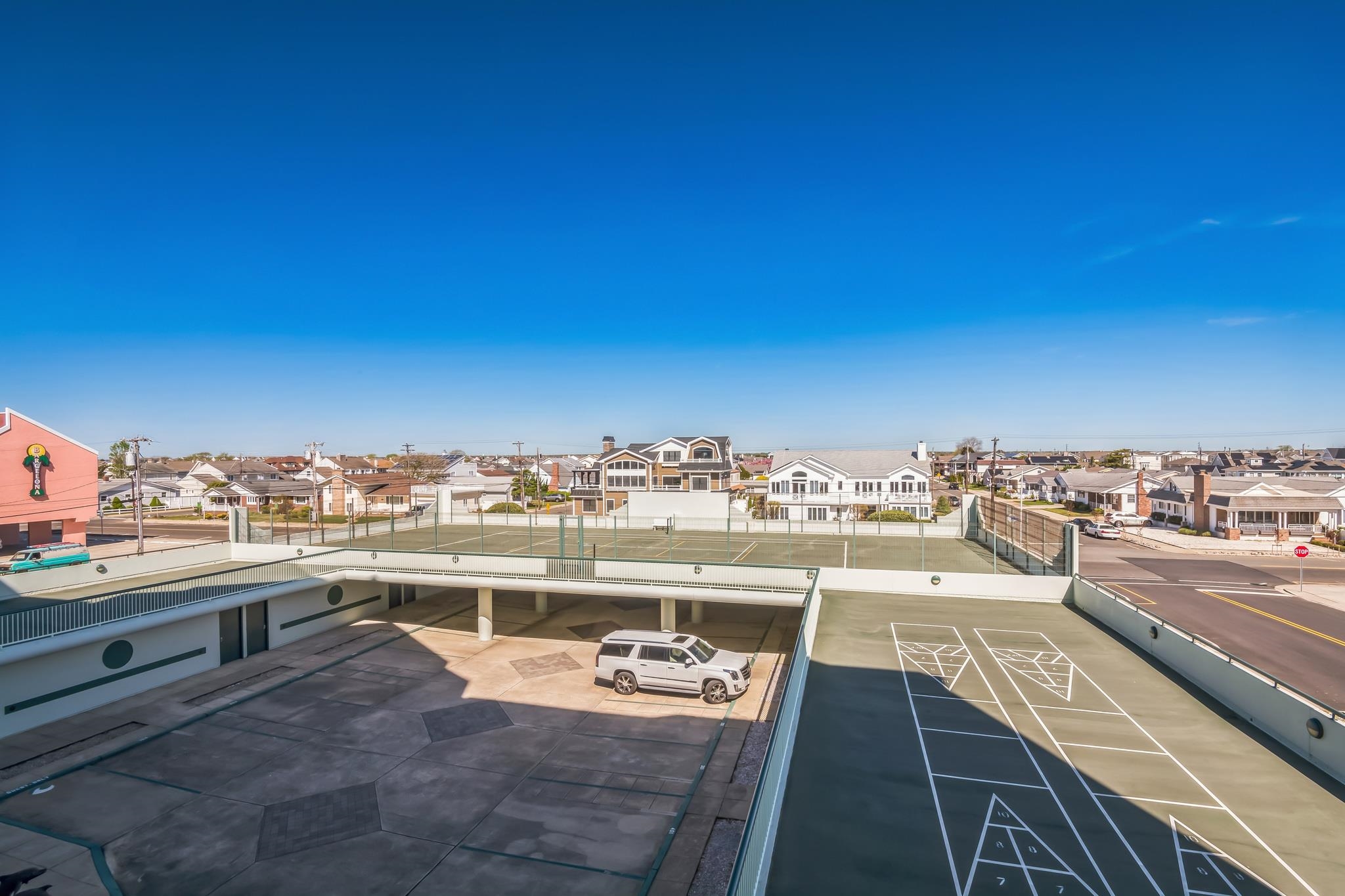 8901 Atlantic Avenue Unit: 203