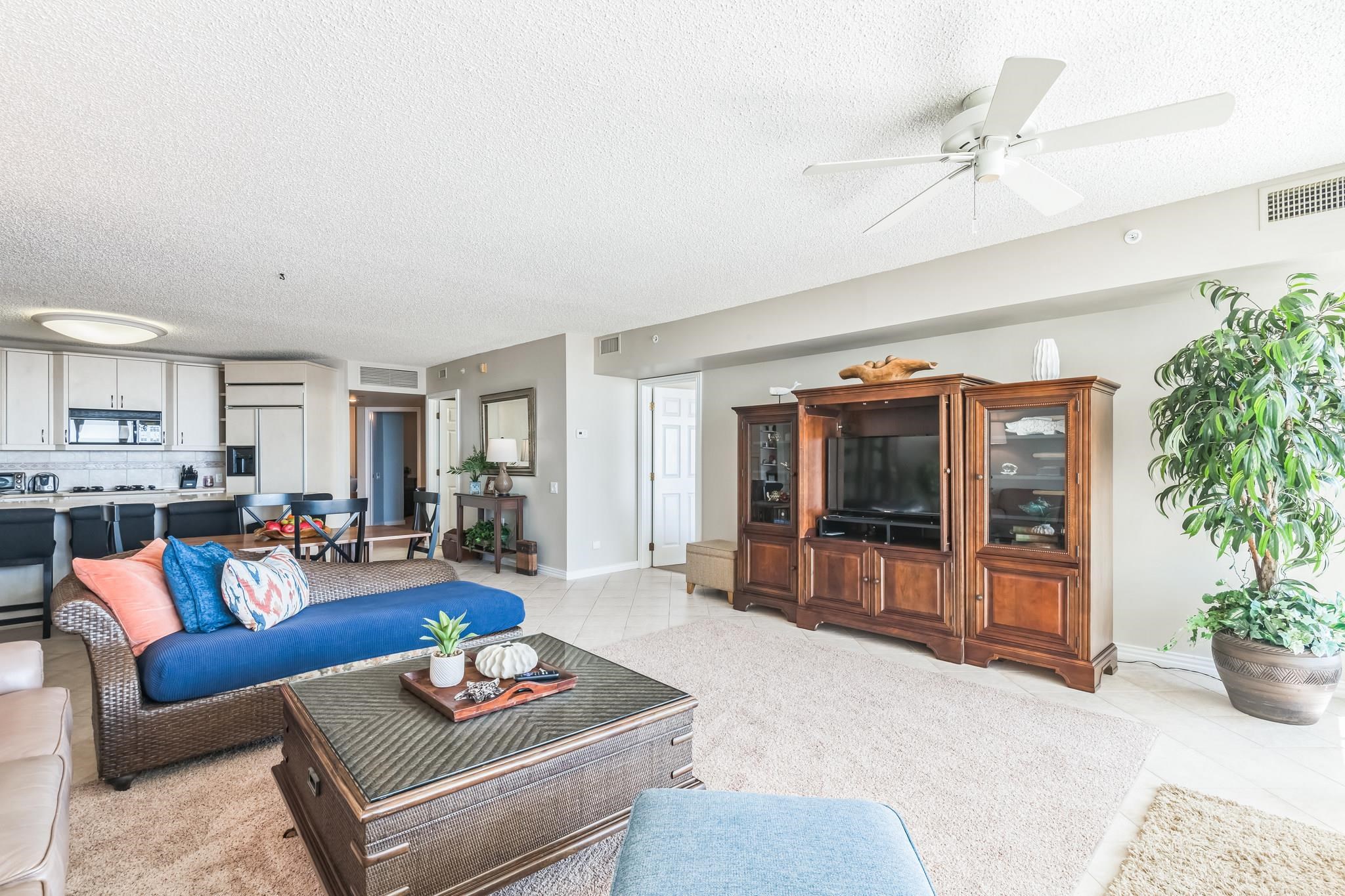 8901 Atlantic Avenue Unit: 203