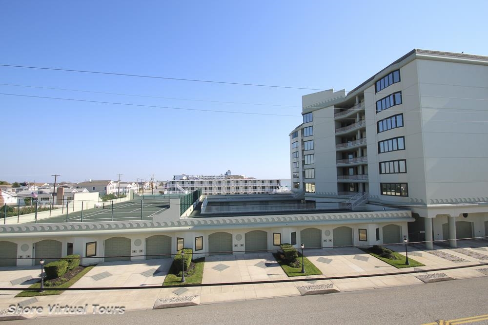 8901 Atlantic Avenue Unit: 203