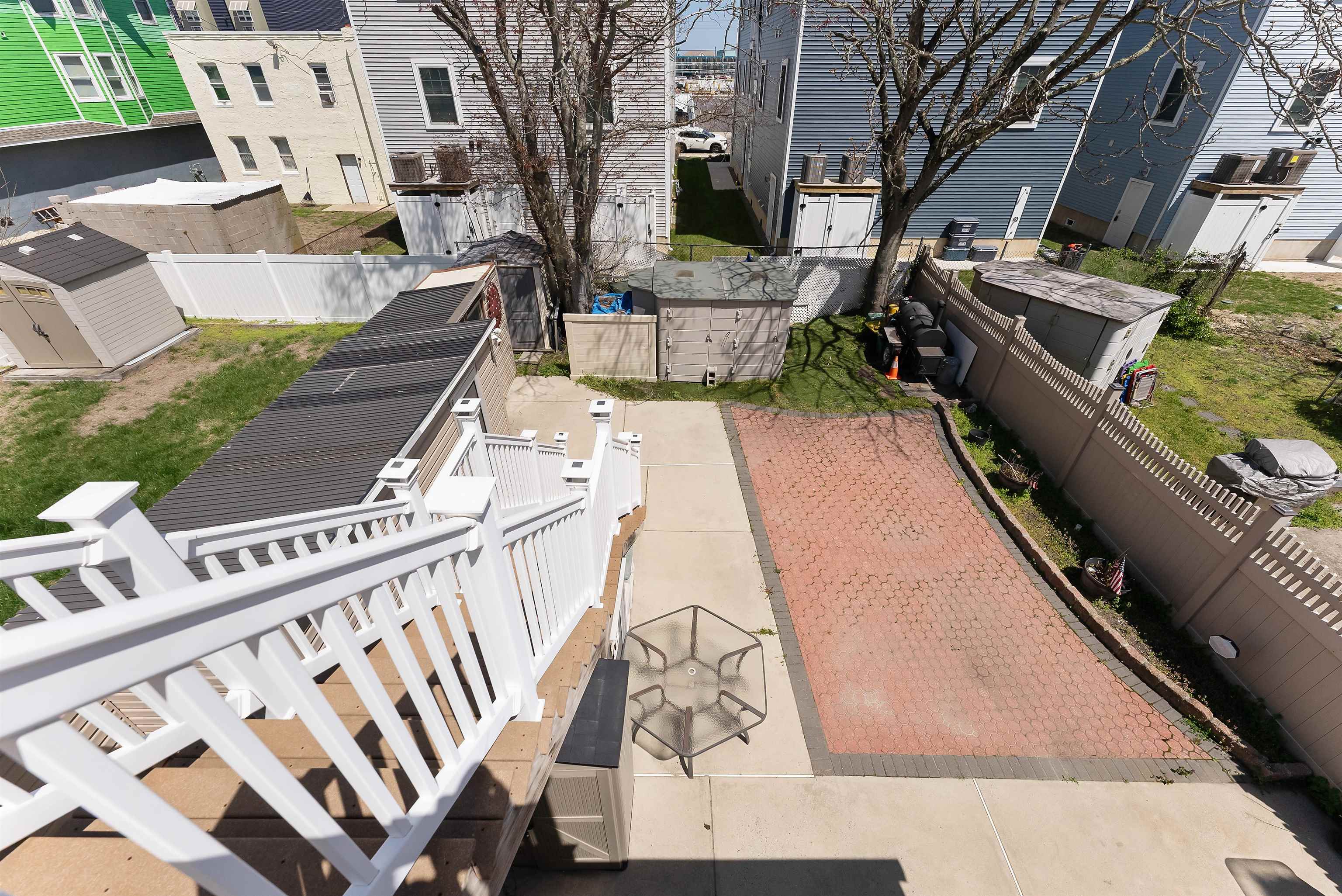 225 E Garfield Avenue