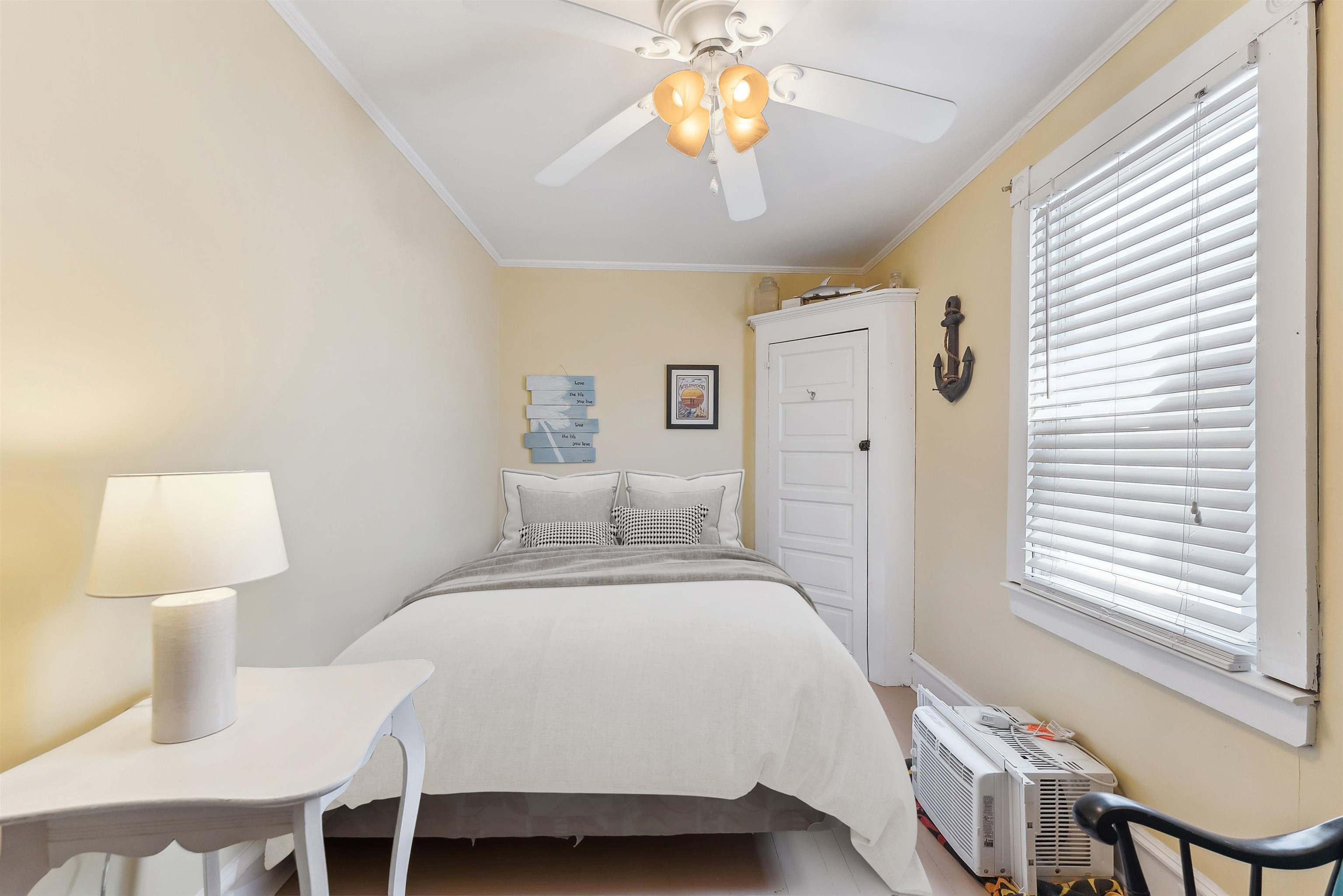 225 E Garfield Avenue