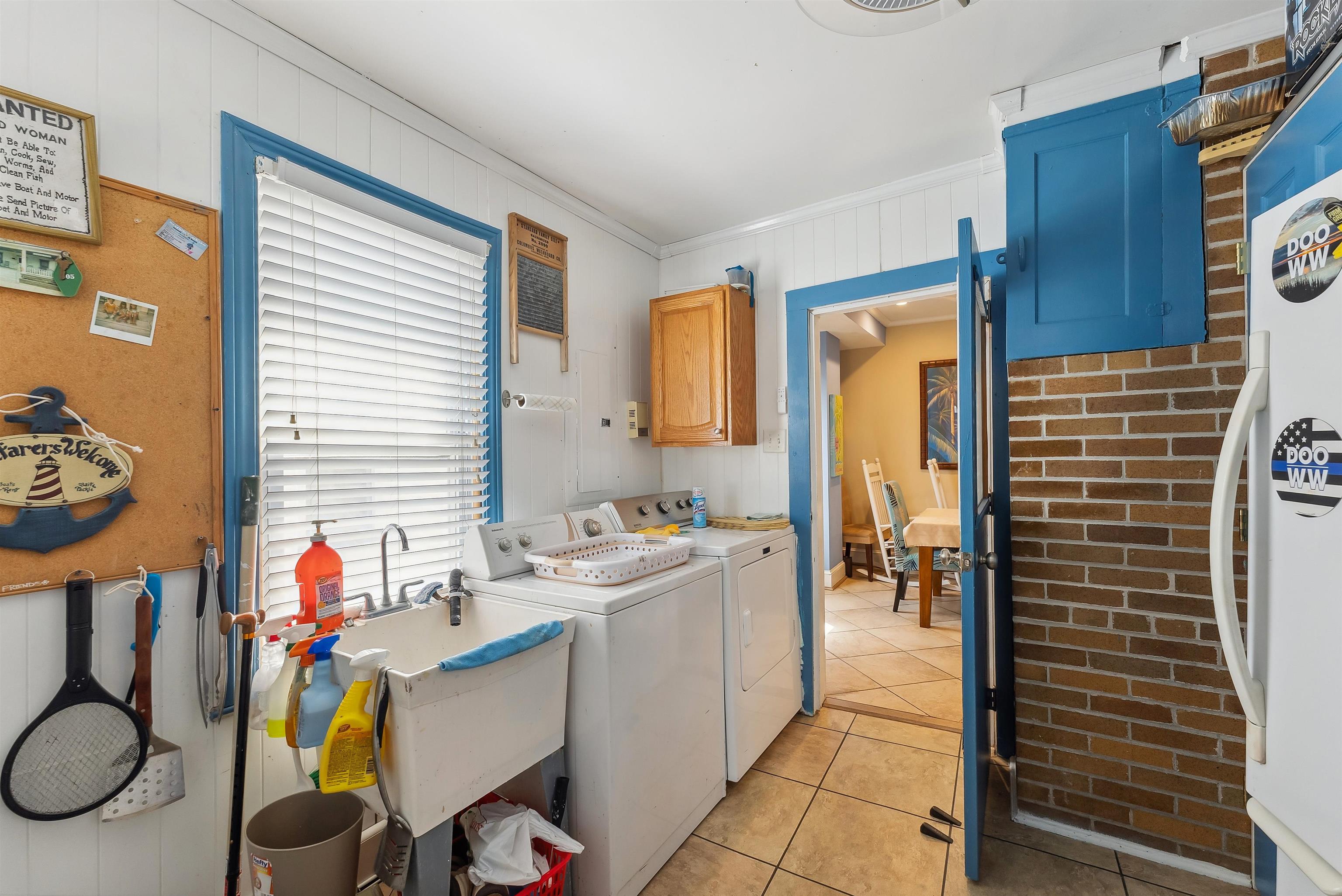 225 E Garfield Avenue