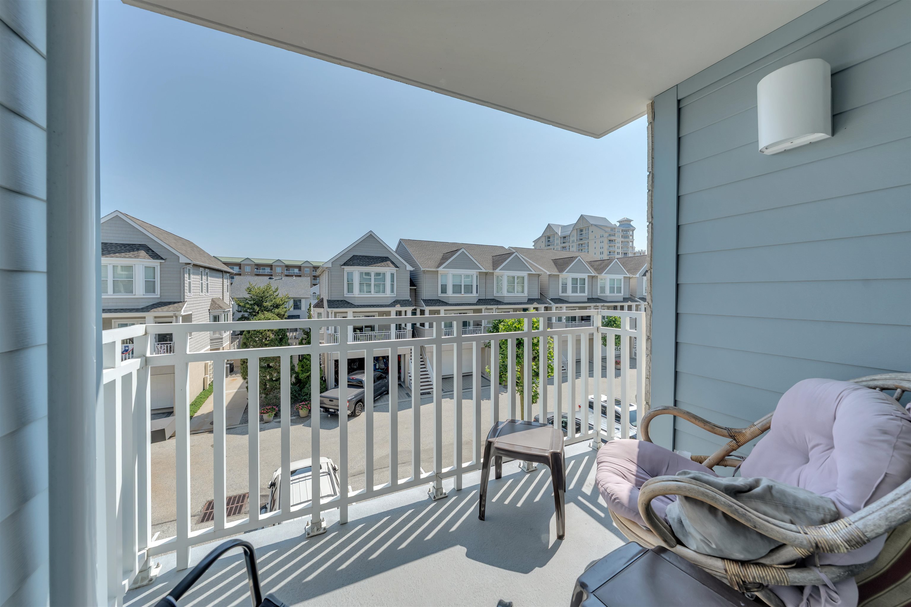 9907 Seapointe Boulevard Unit: 215