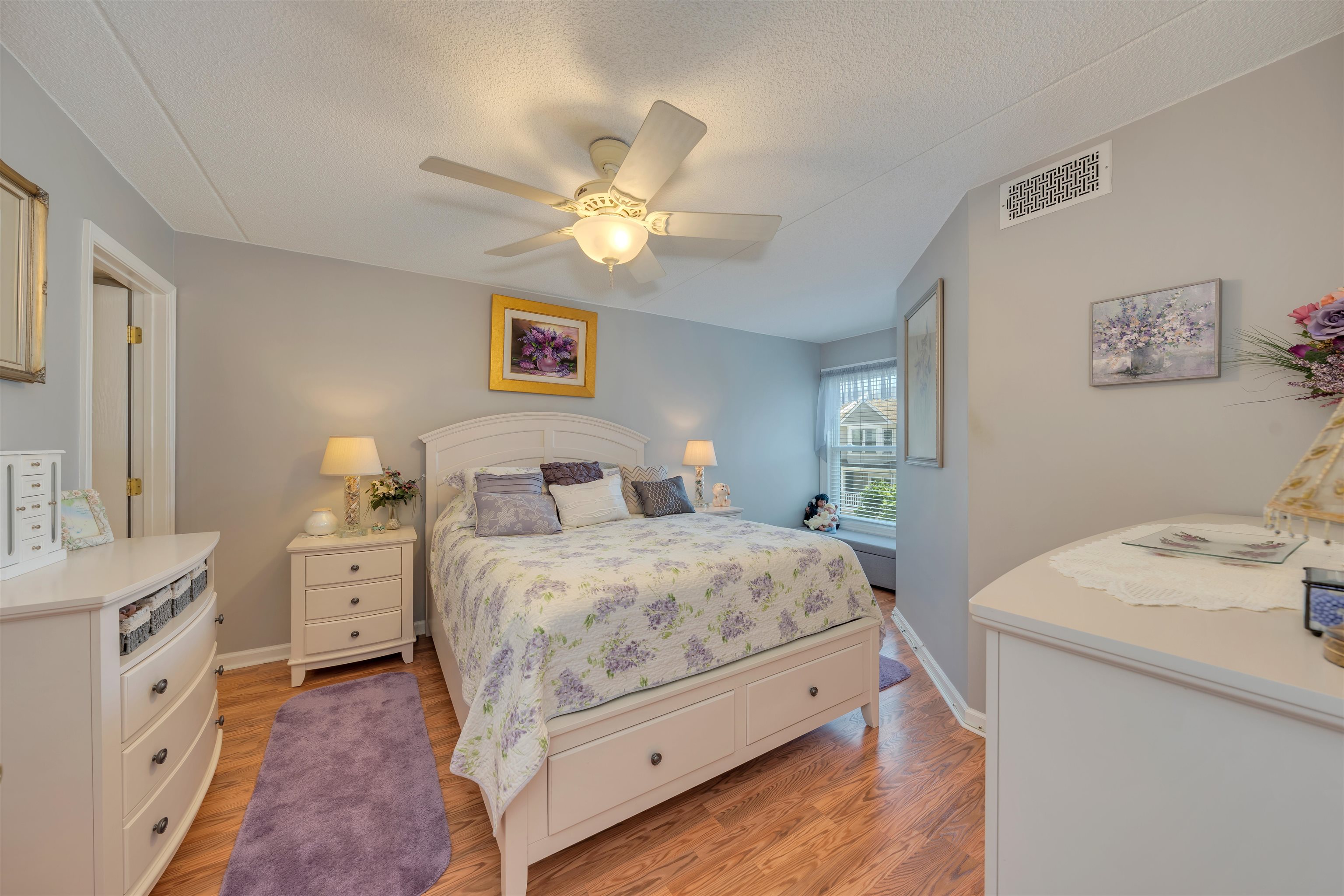 9907 Seapointe Boulevard Unit: 215