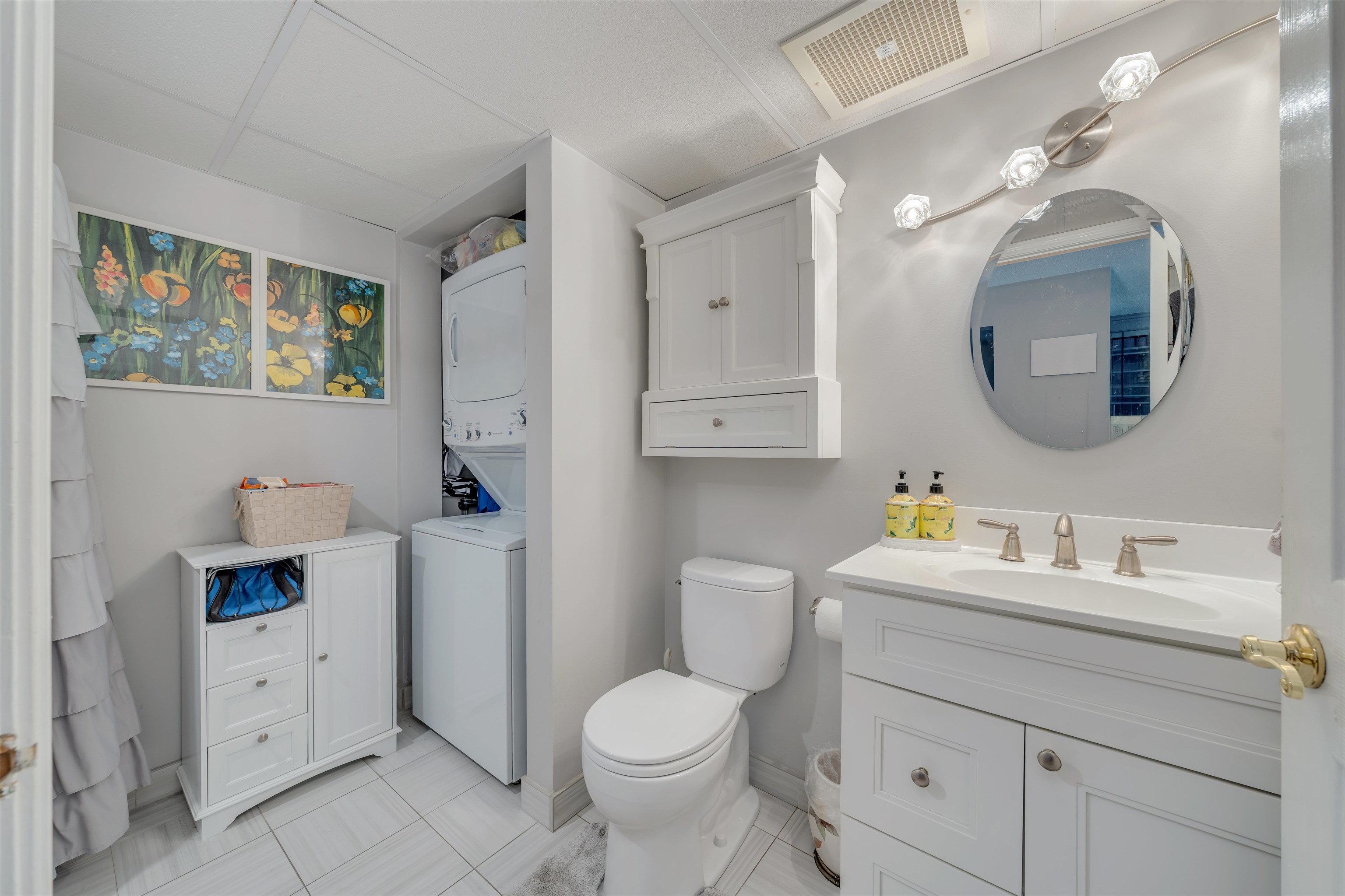 9907 Seapointe Boulevard Unit: 215