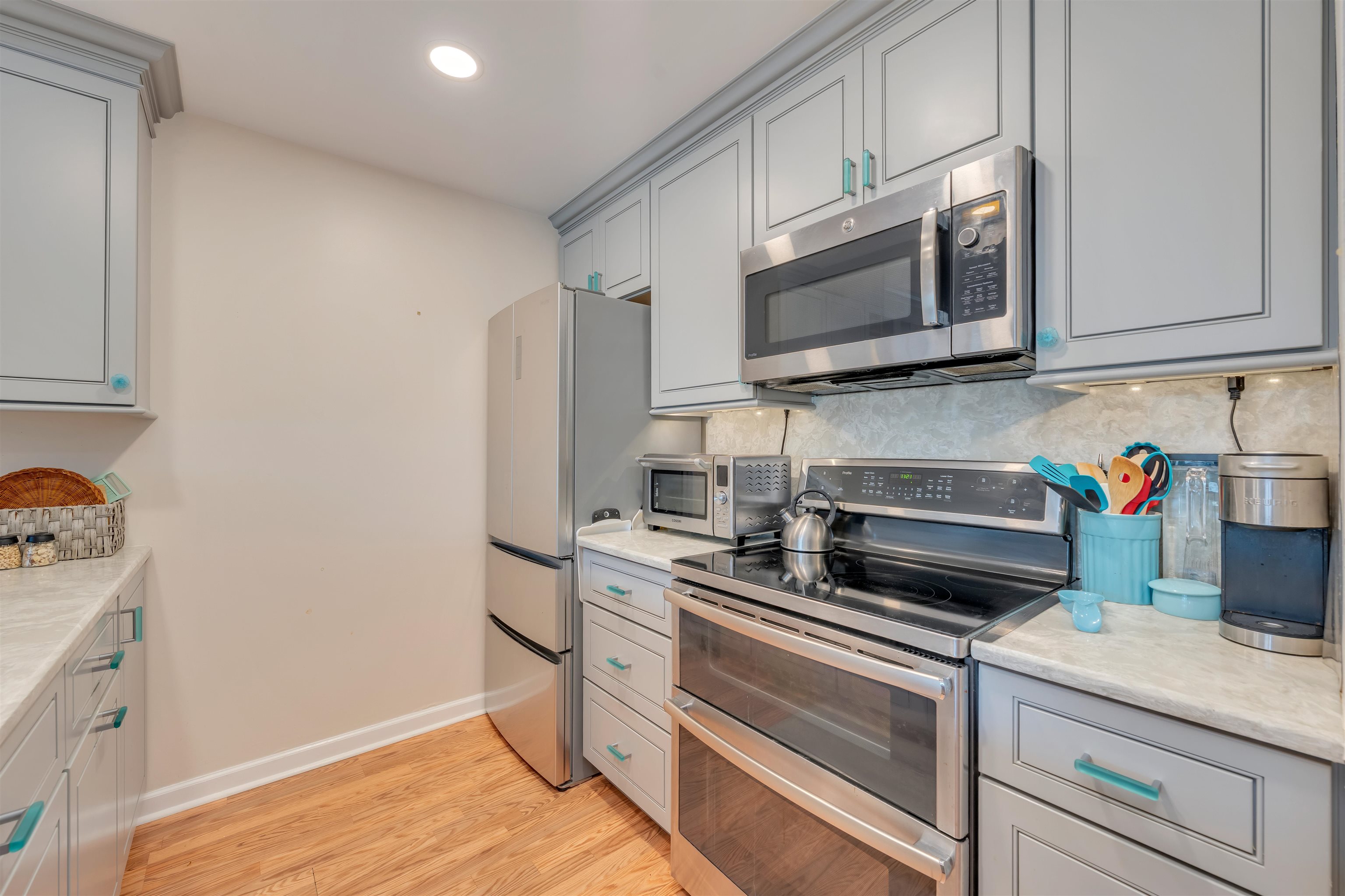 9907 Seapointe Boulevard Unit: 215