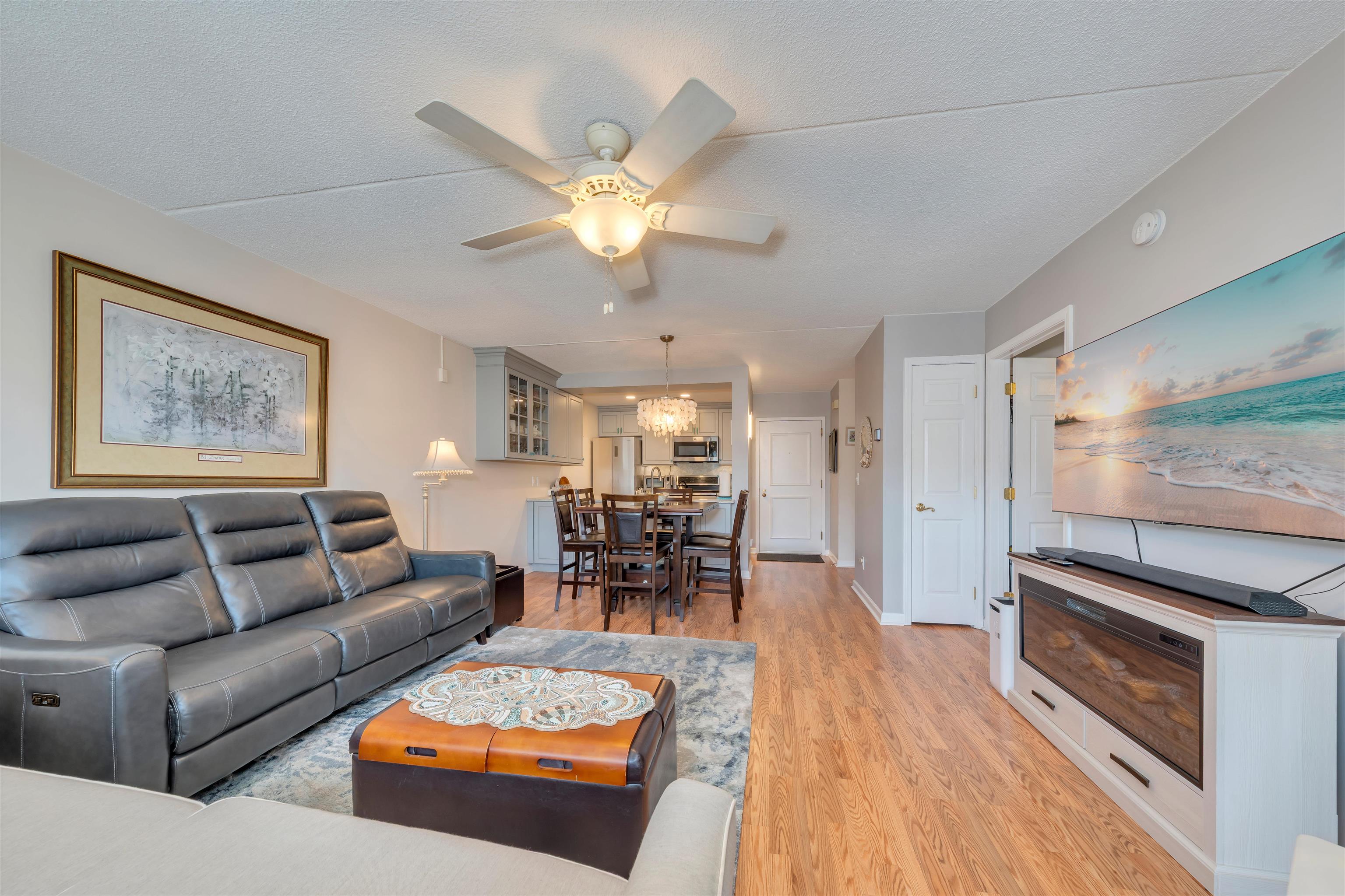 9907 Seapointe Boulevard Unit: 215