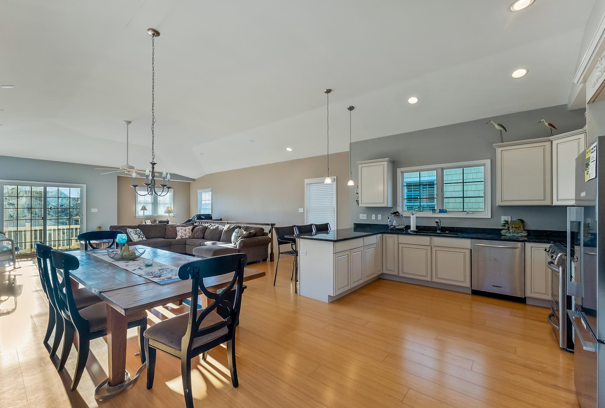115 W Cardinal Road