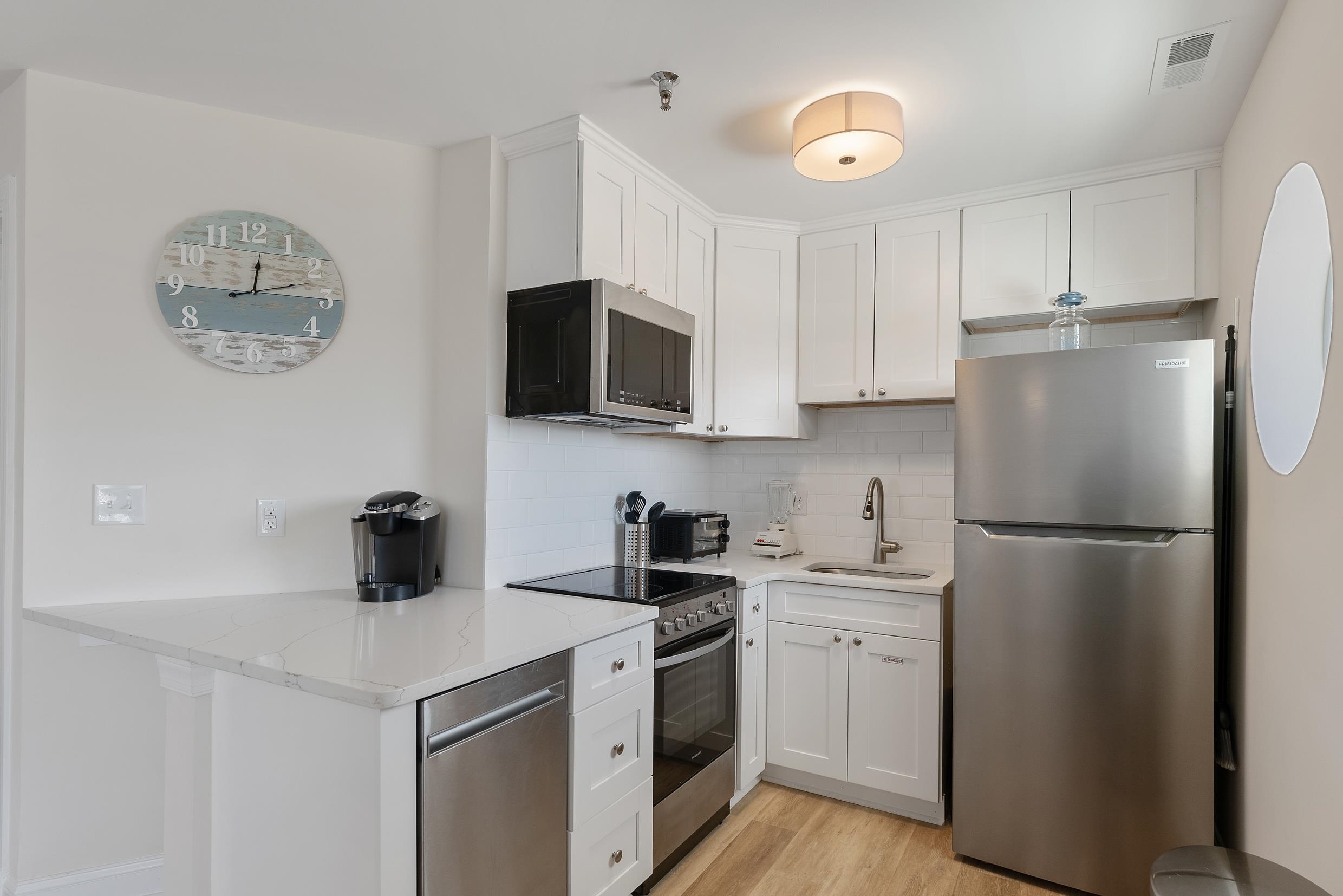 6109 Atlantic Avenue Unit: 403