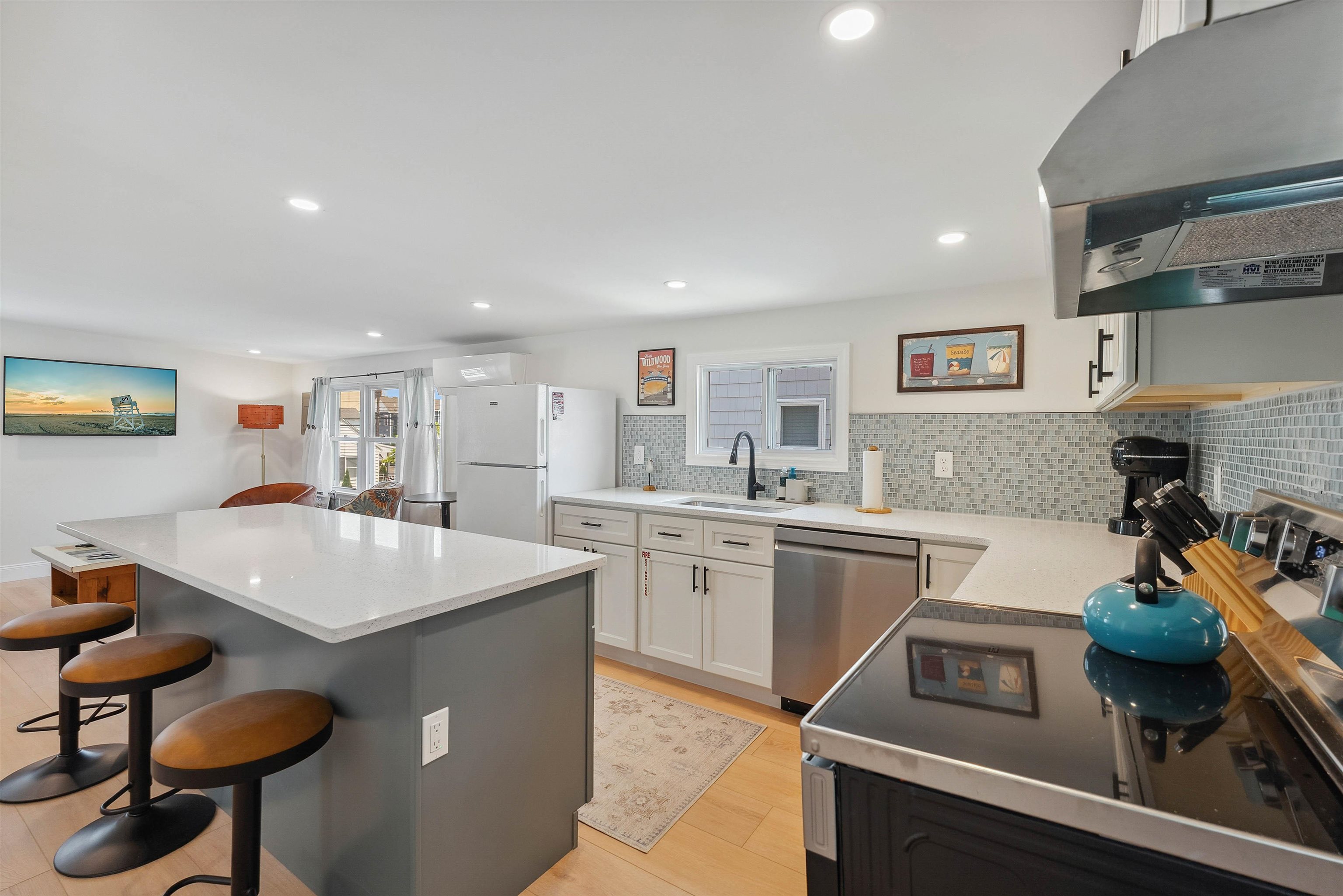 246 E 14th Avenue