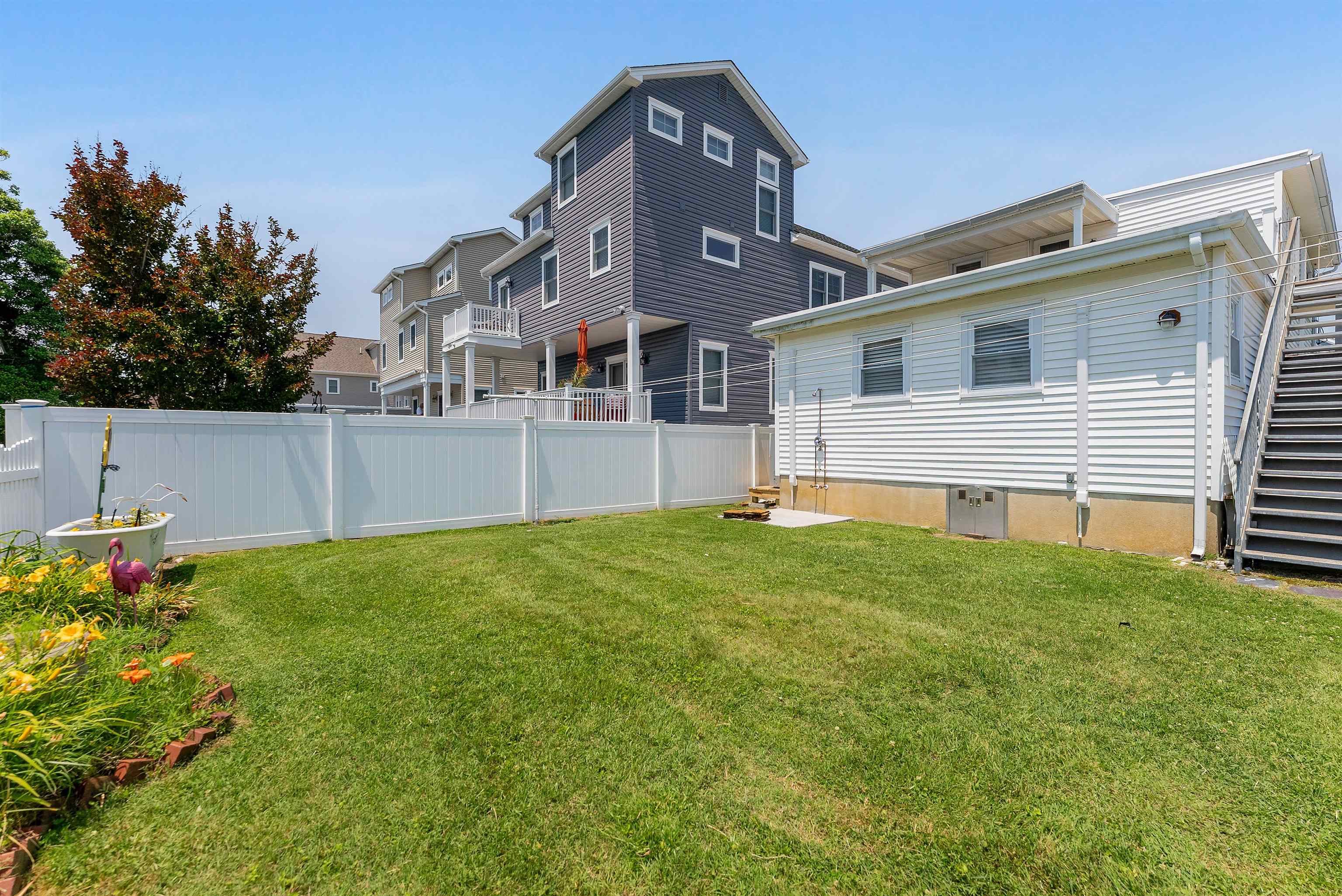 246 E 14th Avenue