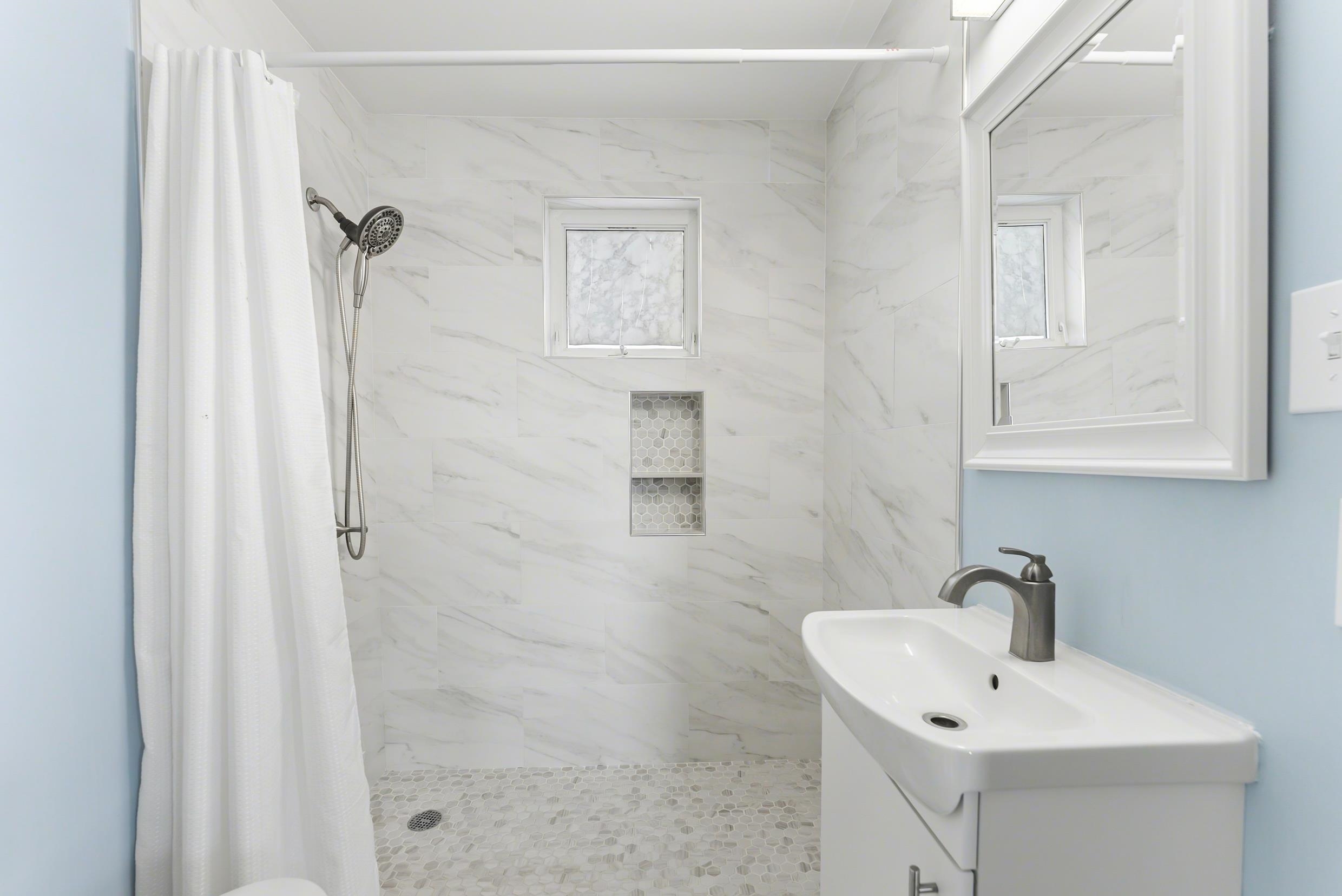 110 E 24th Avenue Unit: B