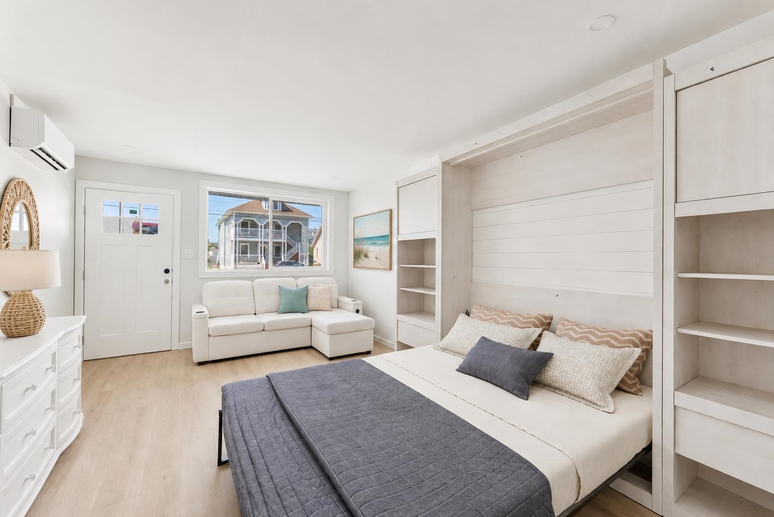 233 E Juniper Avenue Unit: 8
