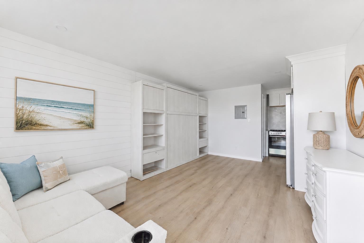 233 E Juniper Avenue Unit: 8