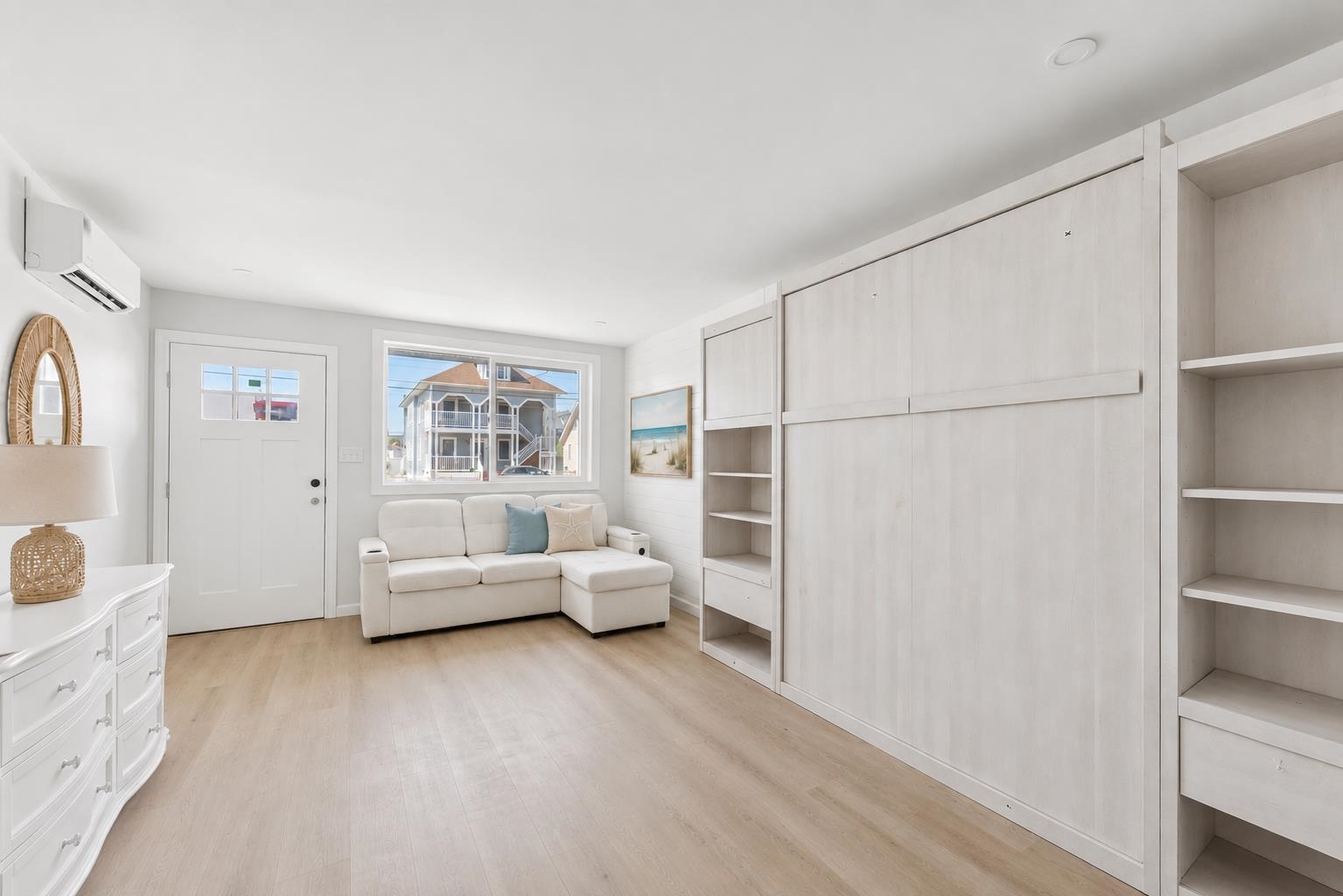 233 E Juniper Avenue Unit: 8