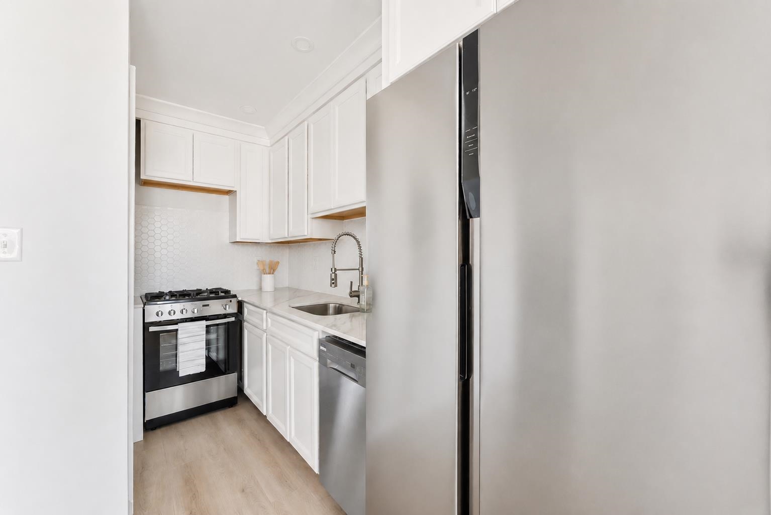 233 E Juniper Avenue Unit: 8