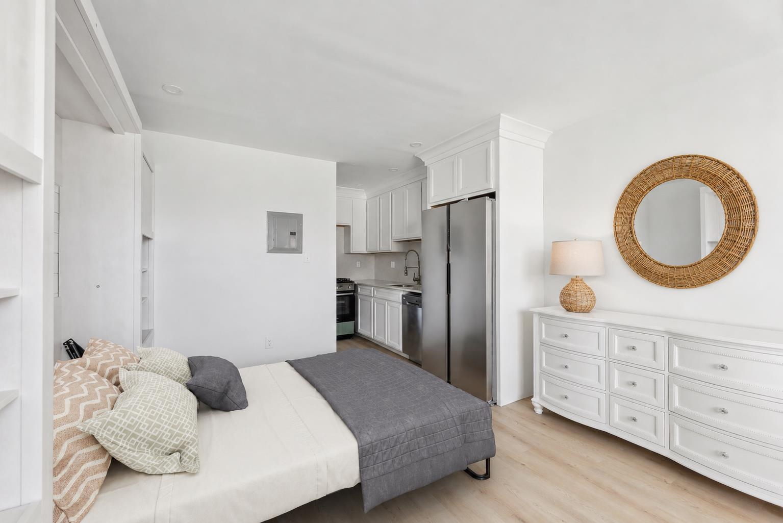233 E Juniper Avenue Unit: 8