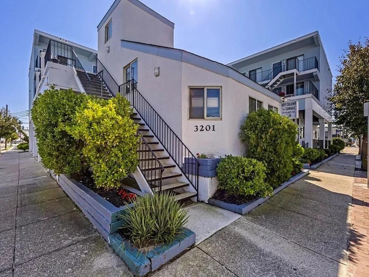 3201 Atlantic Avenue Unit: 310