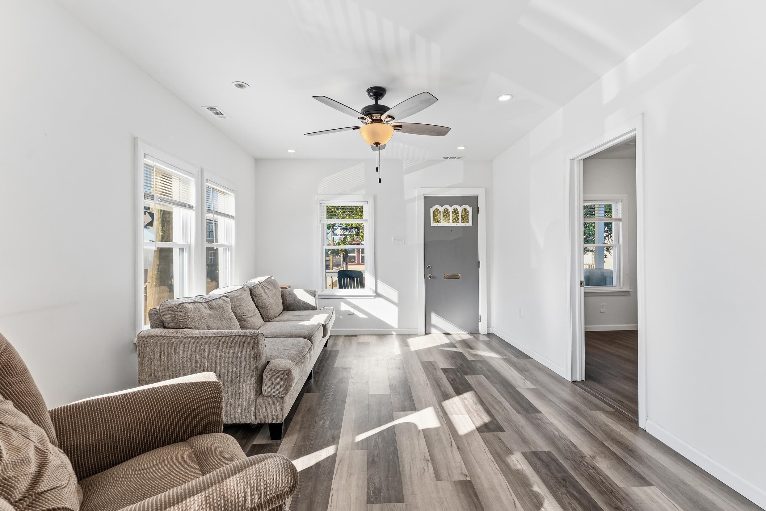 132 W Juniper Avenue