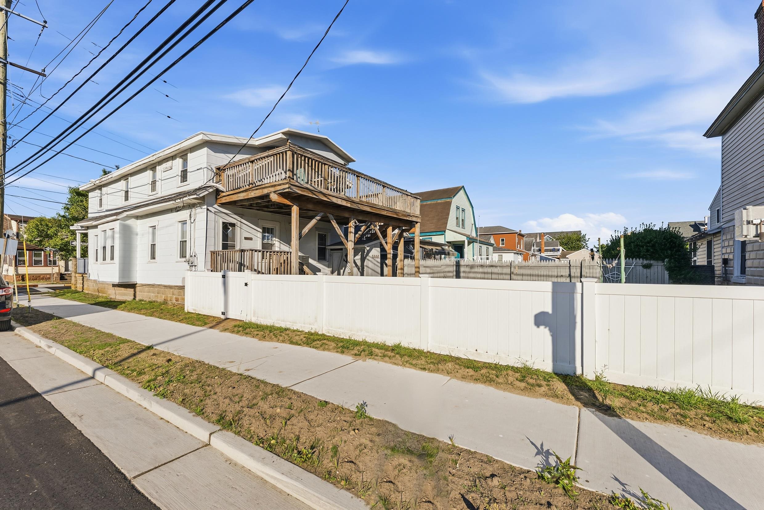 132 W Juniper Avenue