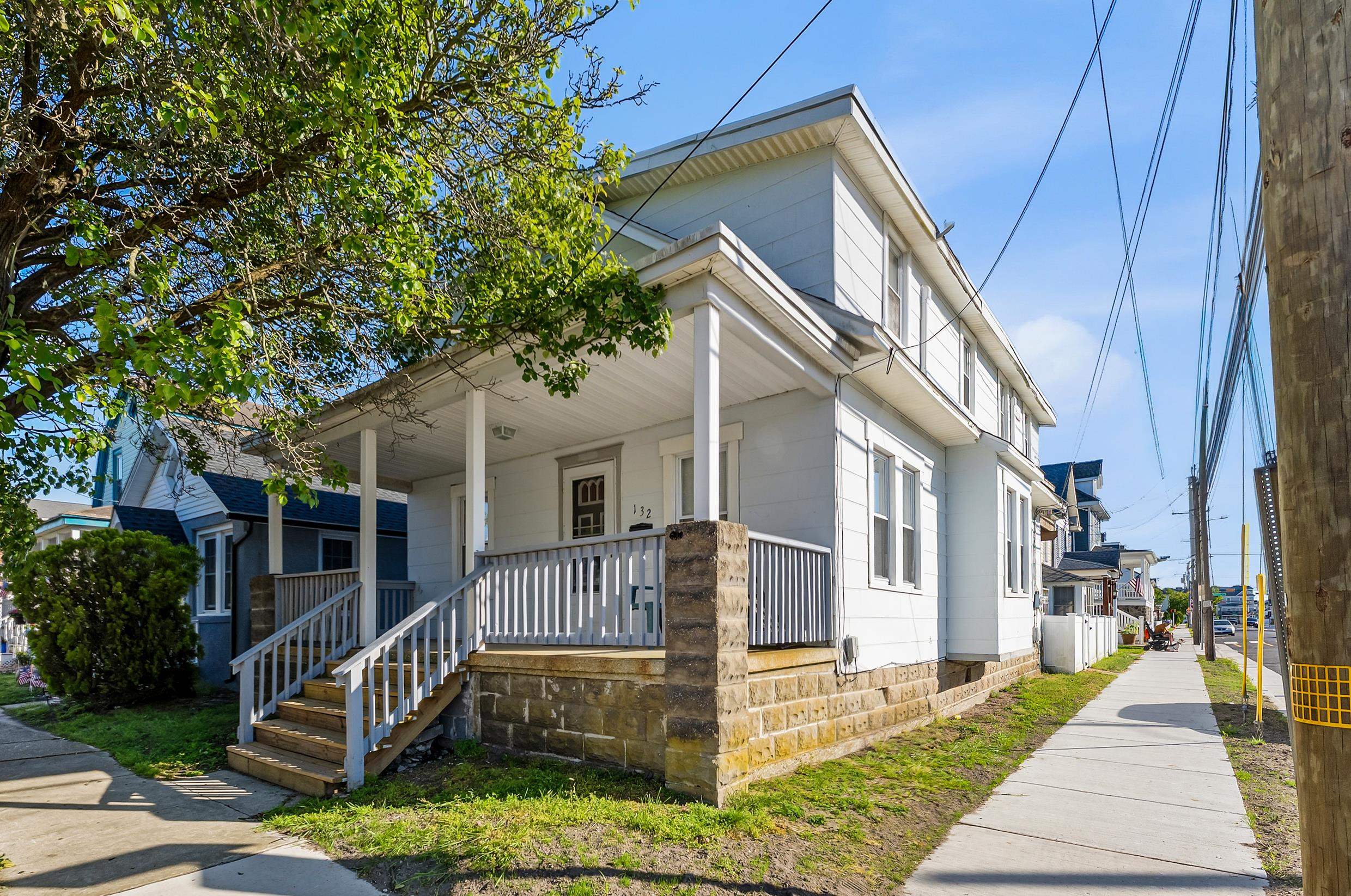132 W Juniper Avenue