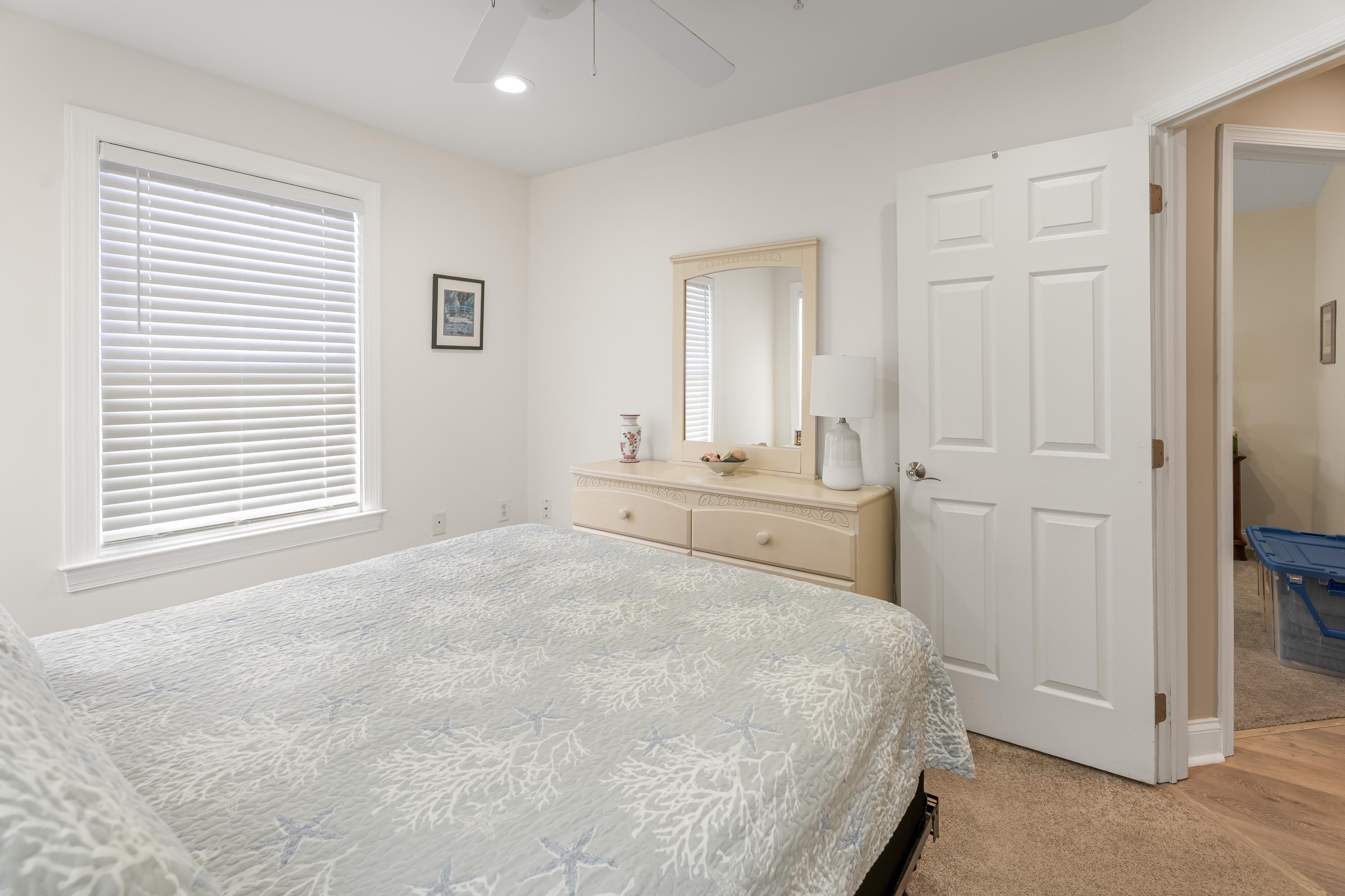 210 E Garfield Avenue Unit: B