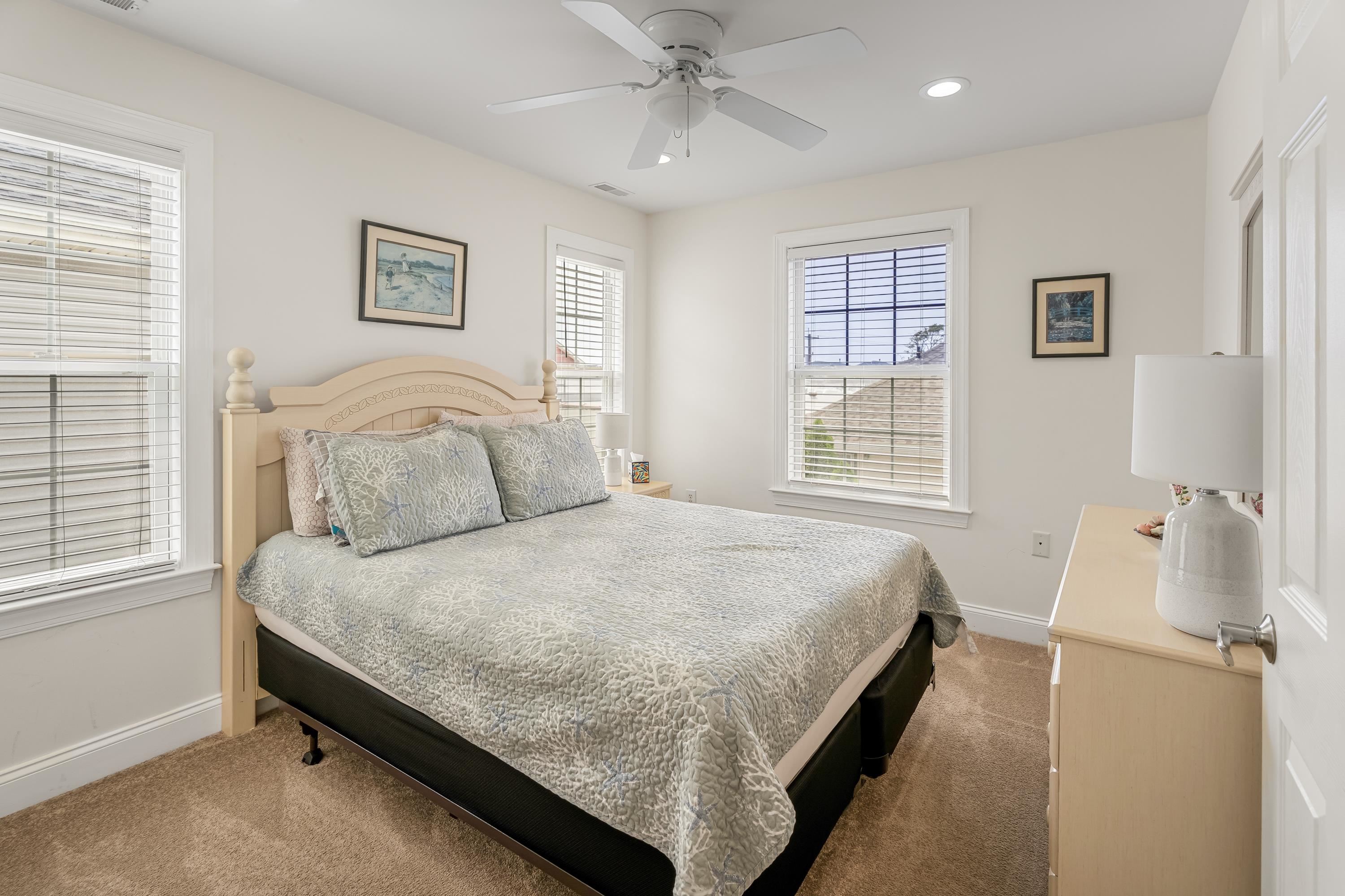 210 E Garfield Avenue Unit: B