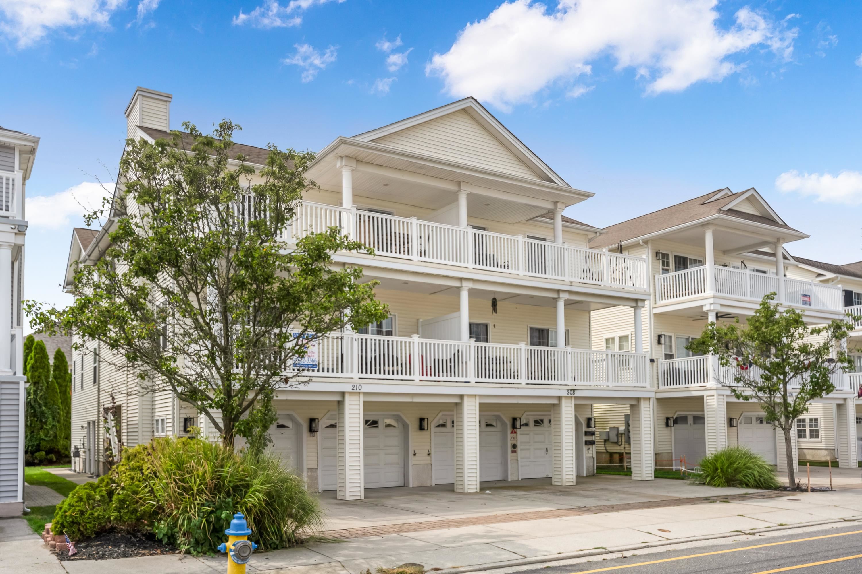 210 E Garfield Avenue Unit: B