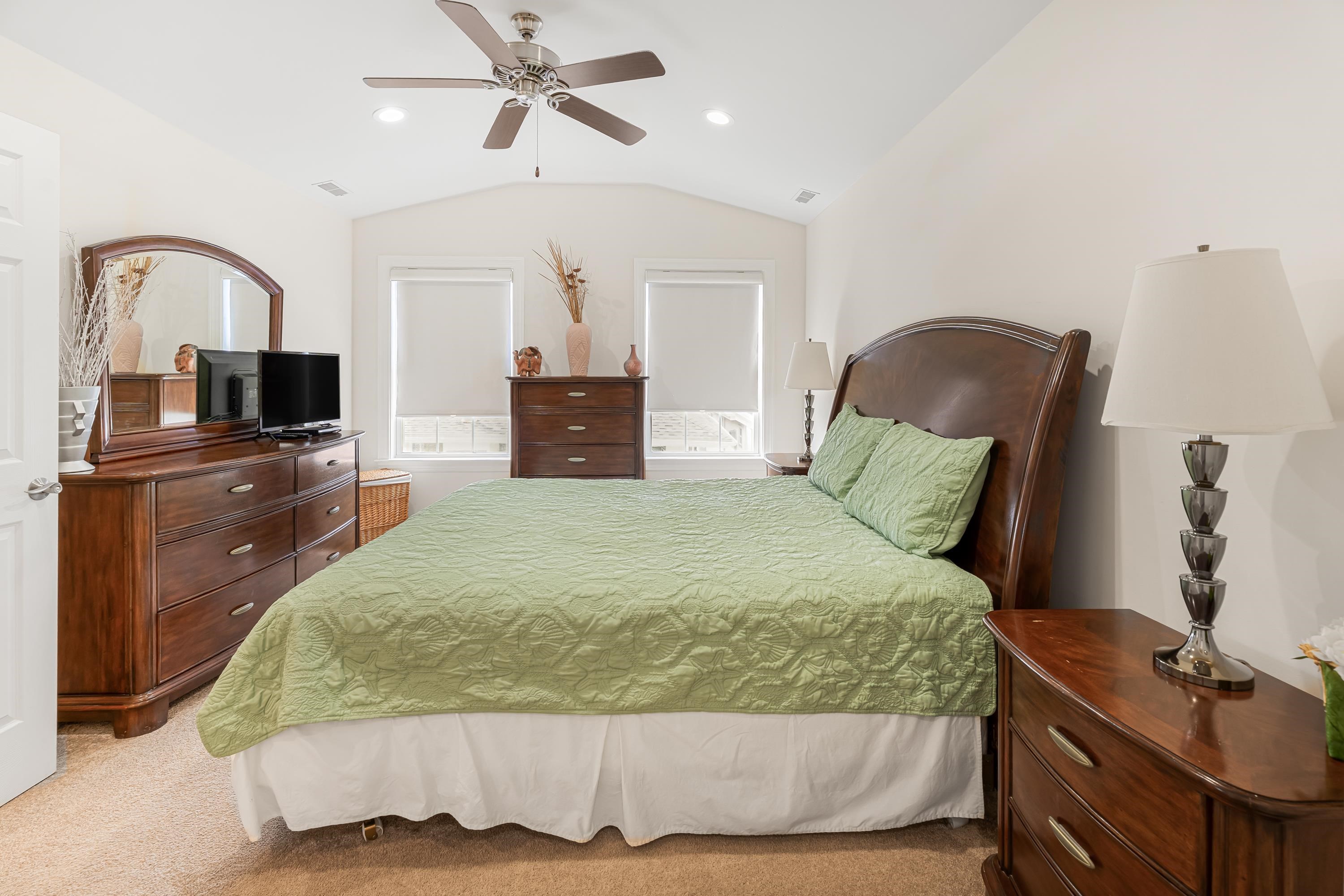 210 E Garfield Avenue Unit: B