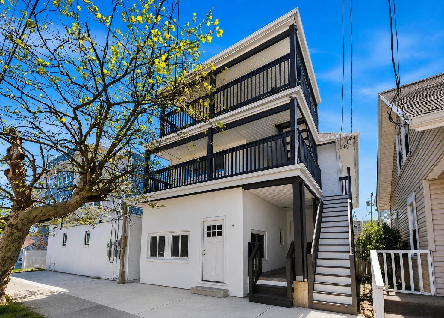 233 E Juniper Avenue Unit: 6