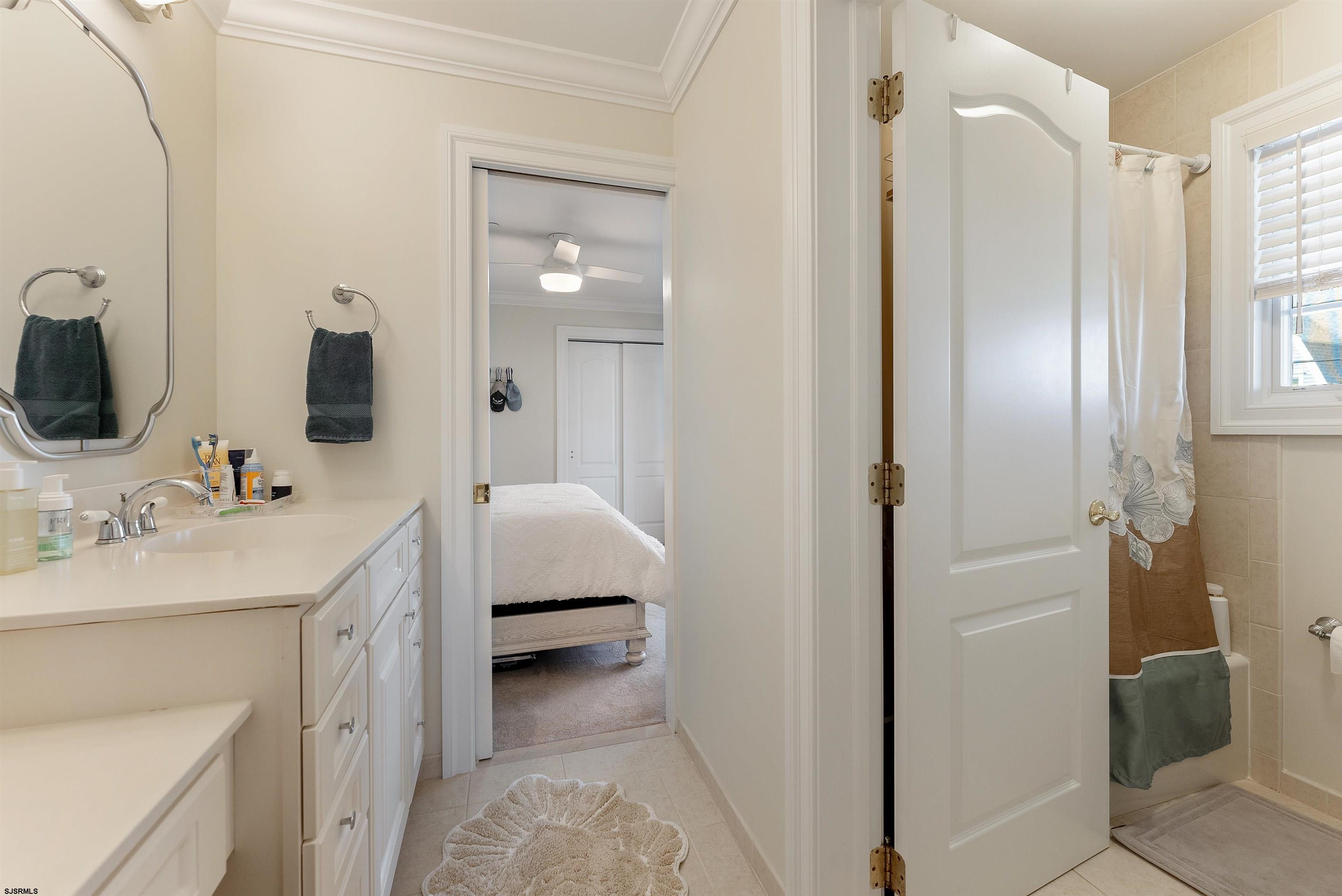 905 Saint Charles Pl Unit: 2