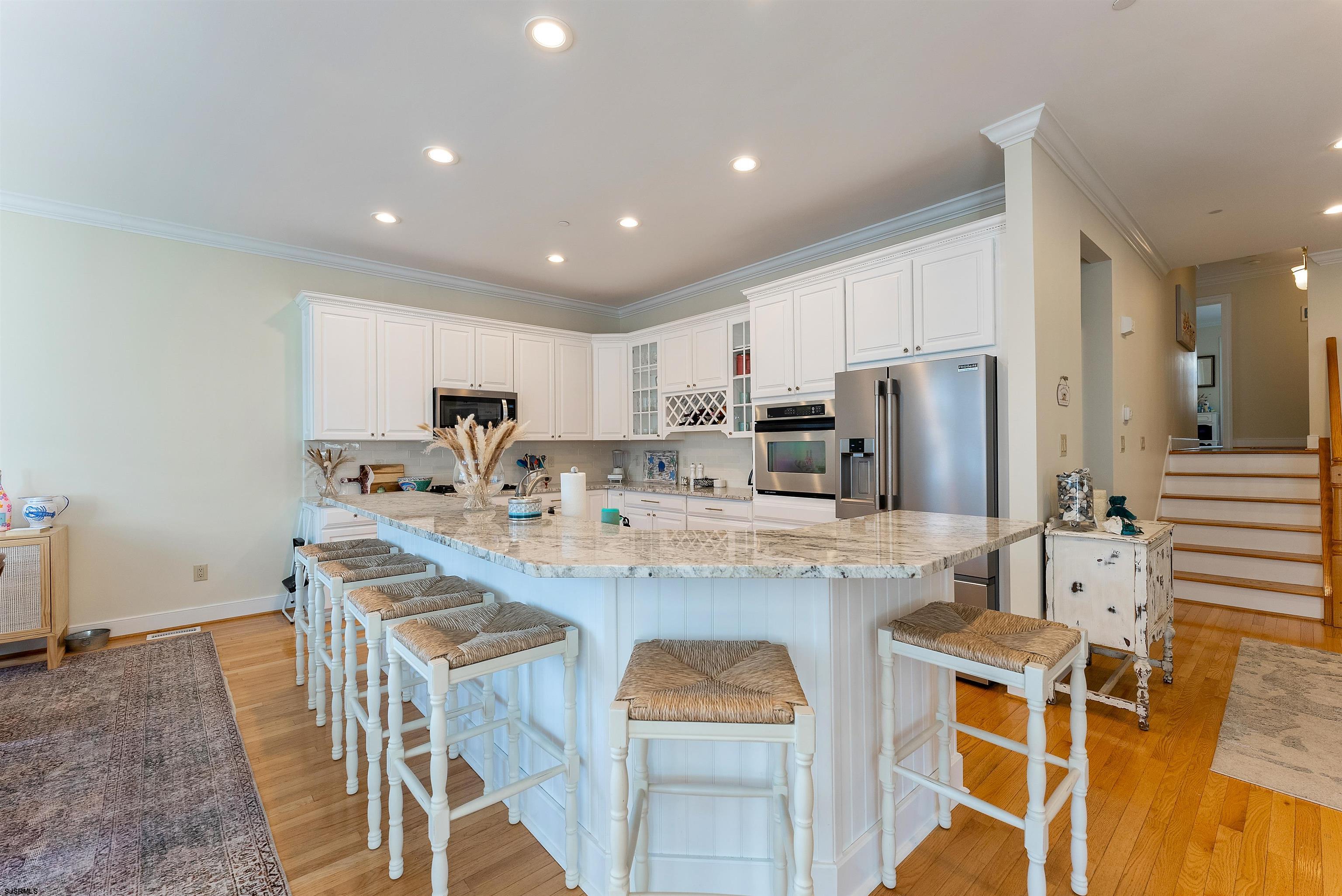 905 Saint Charles Pl Unit: 2