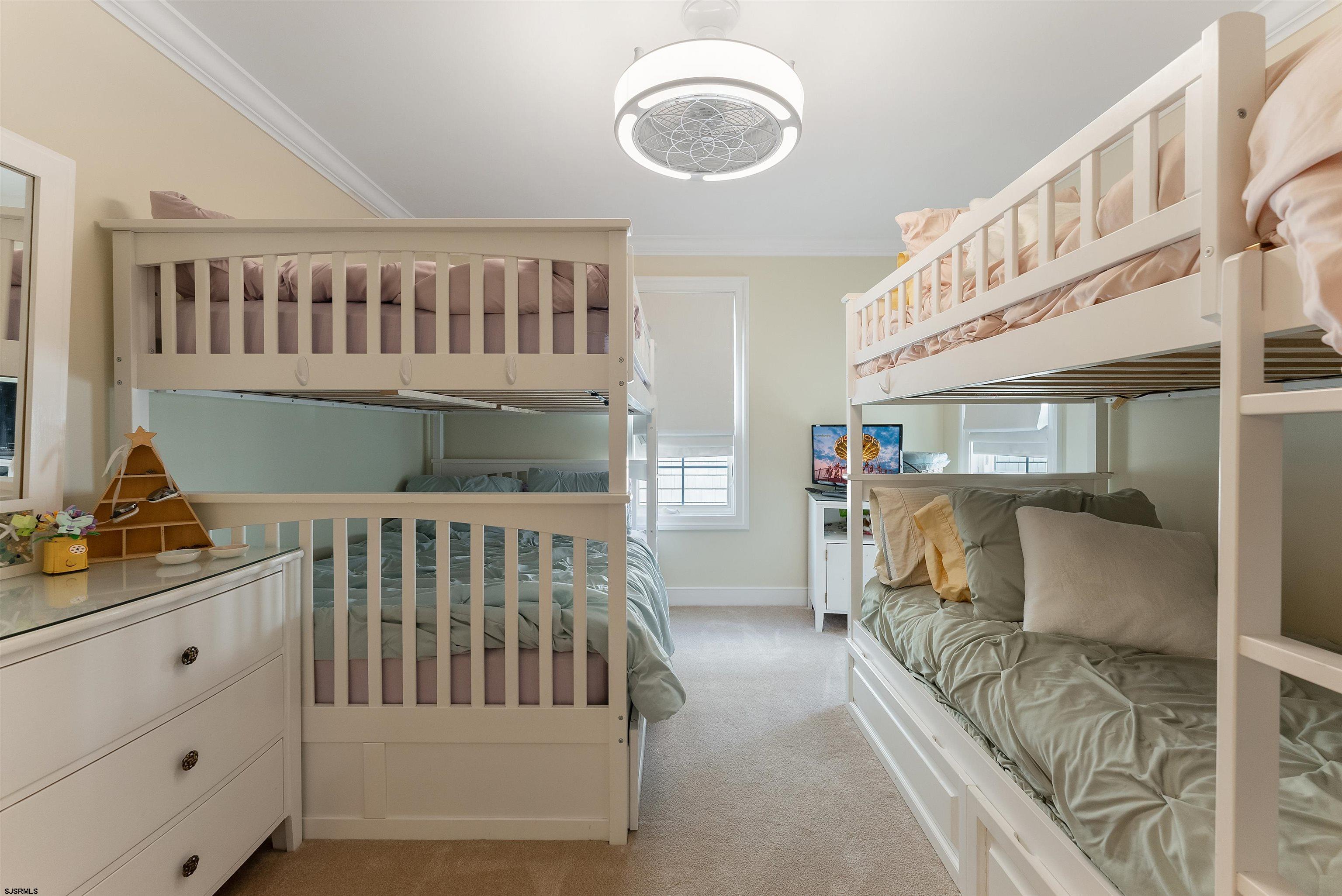 905 Saint Charles Pl Unit: 2