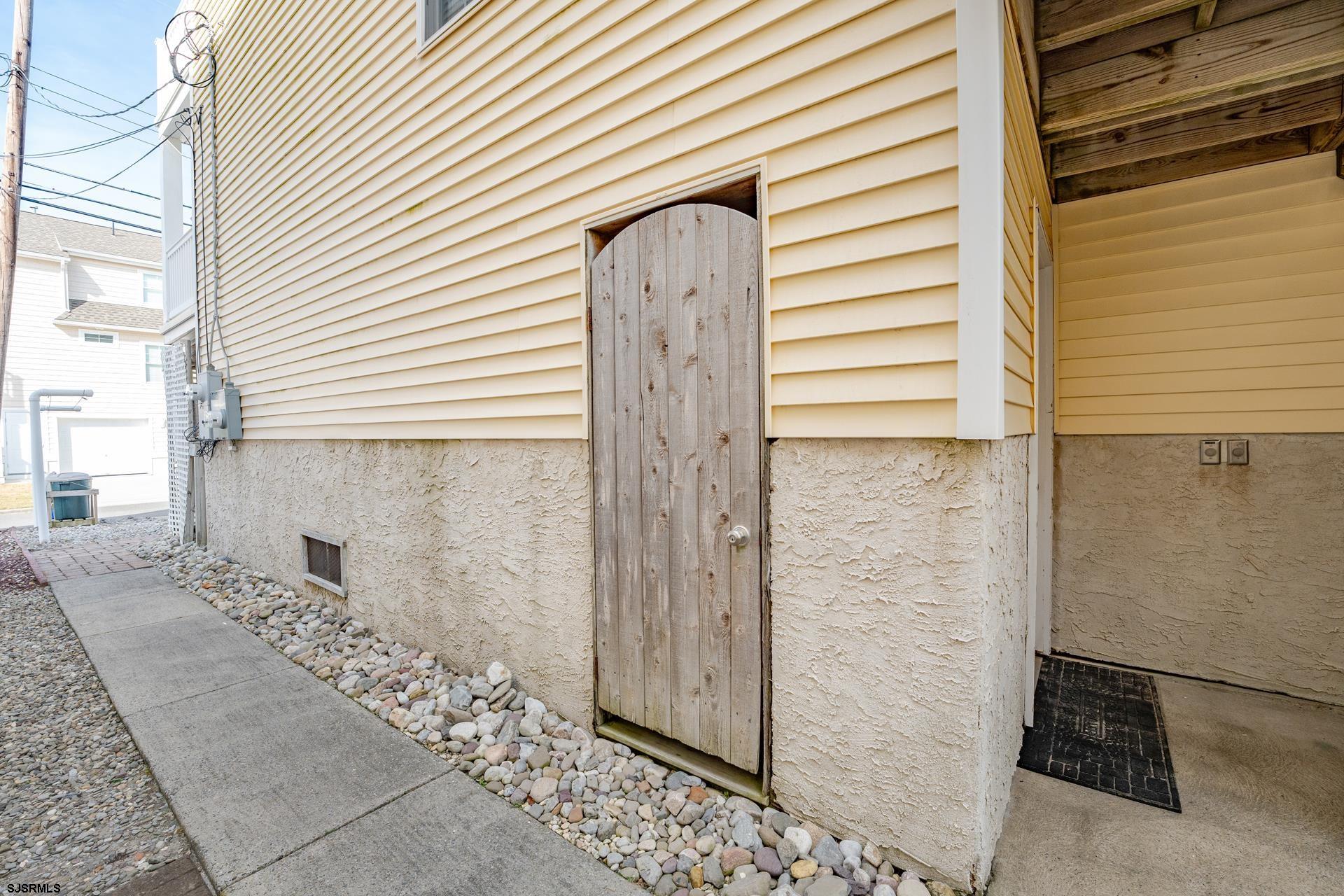 2858 West Ave Unit: 2