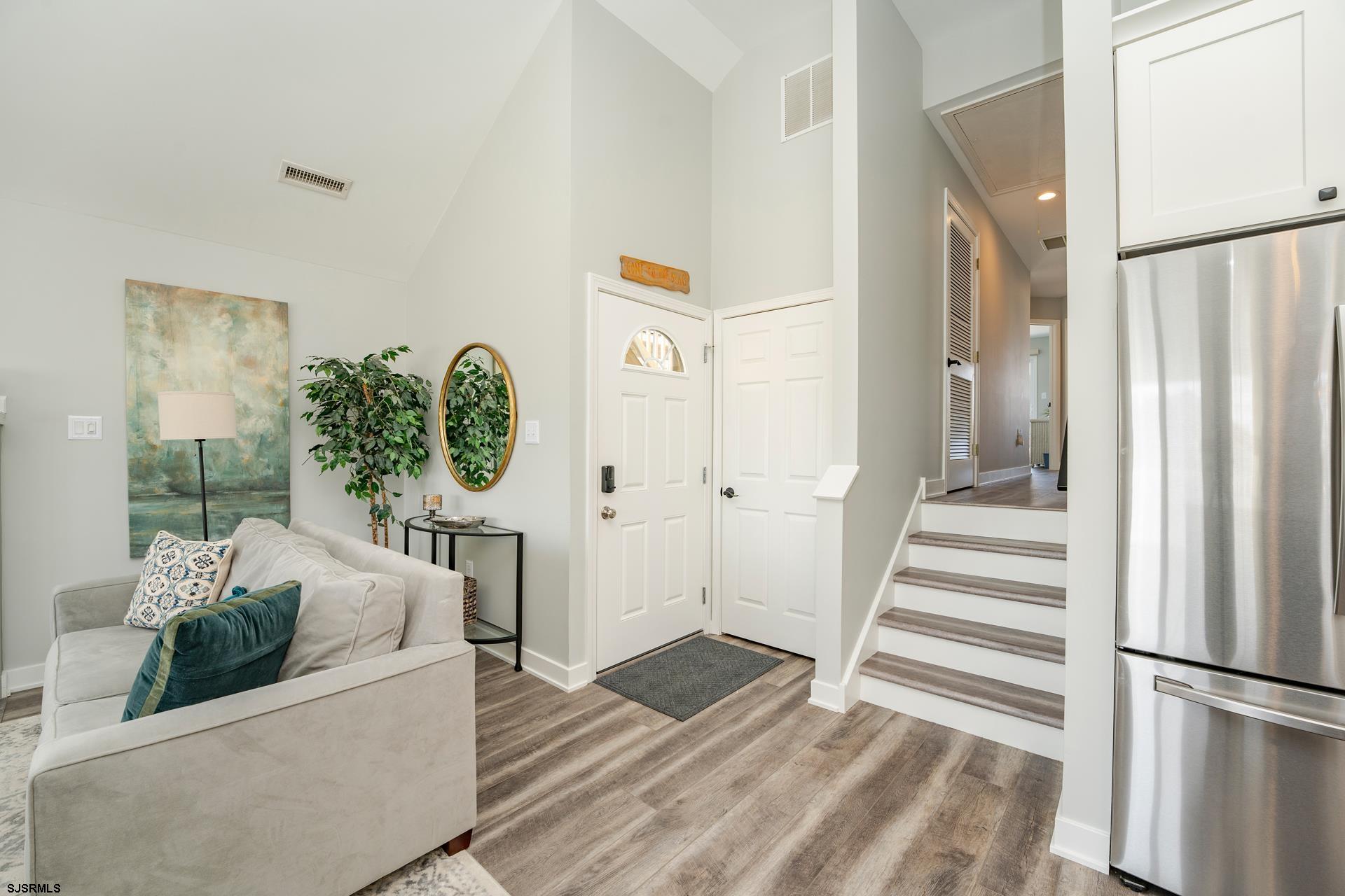 2858 West Ave Unit: 2