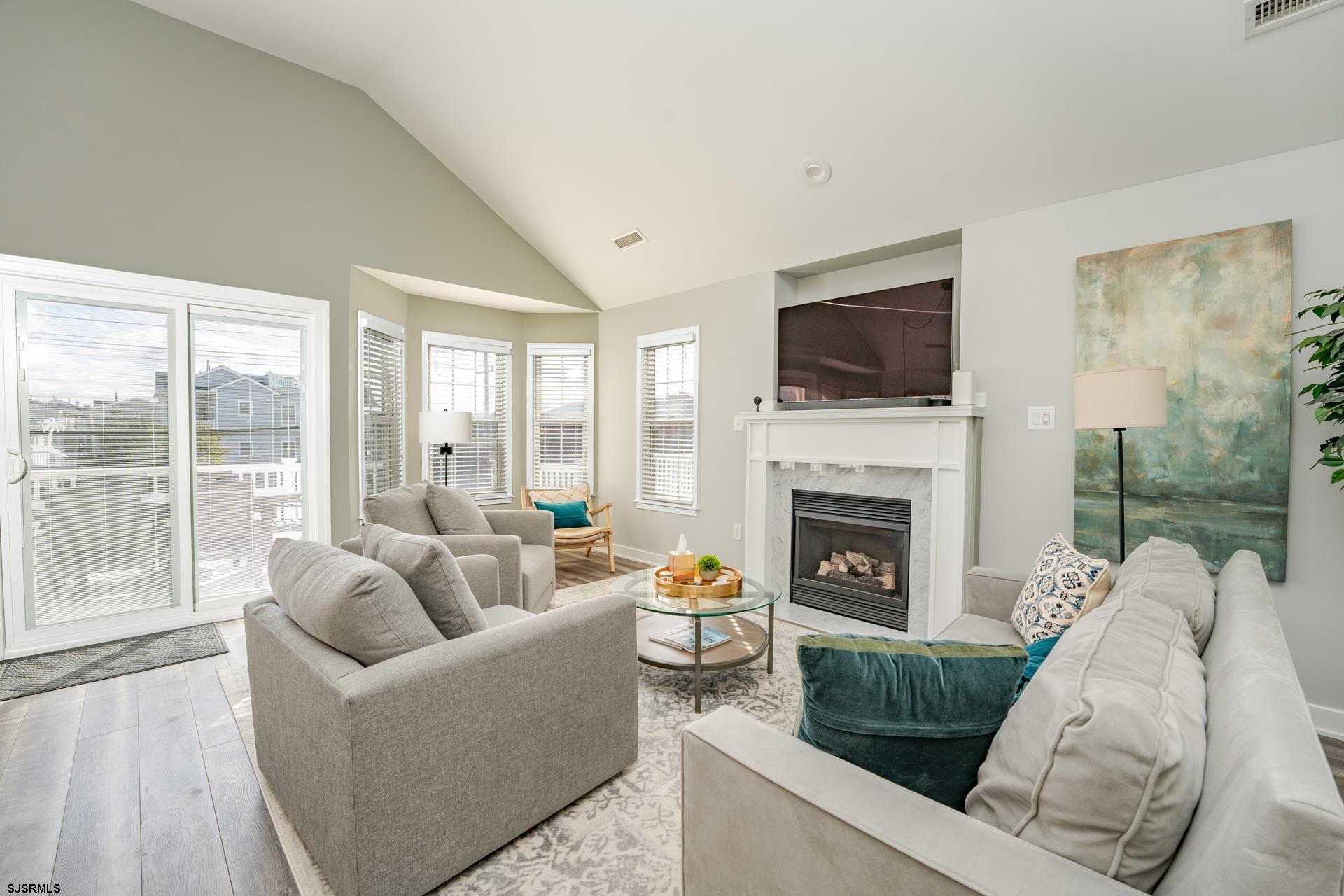 2858 West Ave Unit: 2