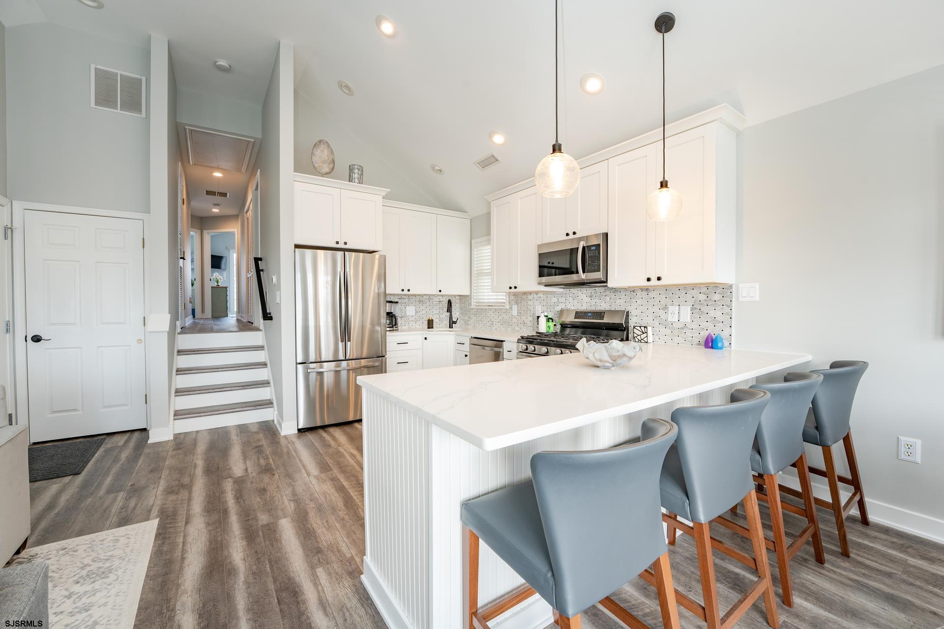 2858 West Ave Unit: 2