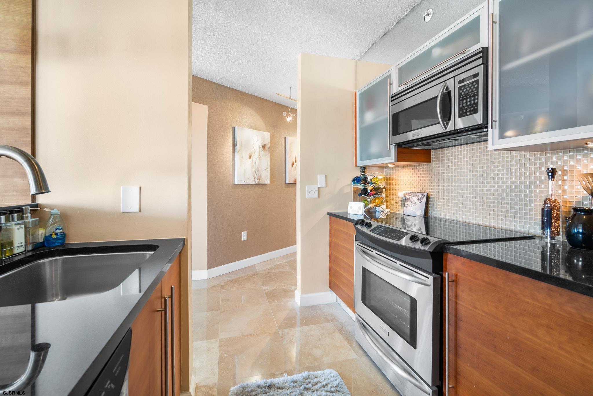 526 Pacific Ave Unit: 1606