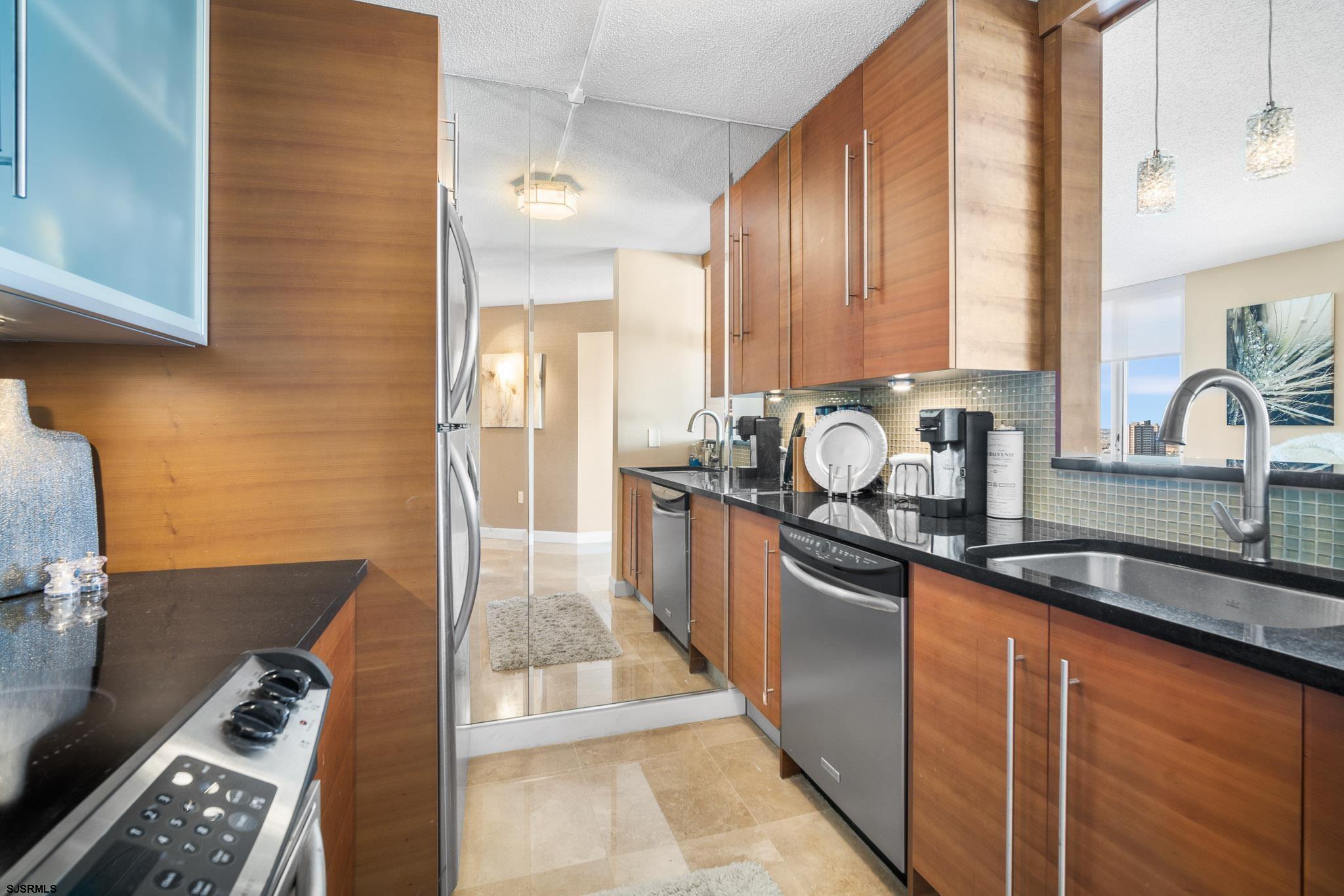 526 Pacific Ave Unit: 1606