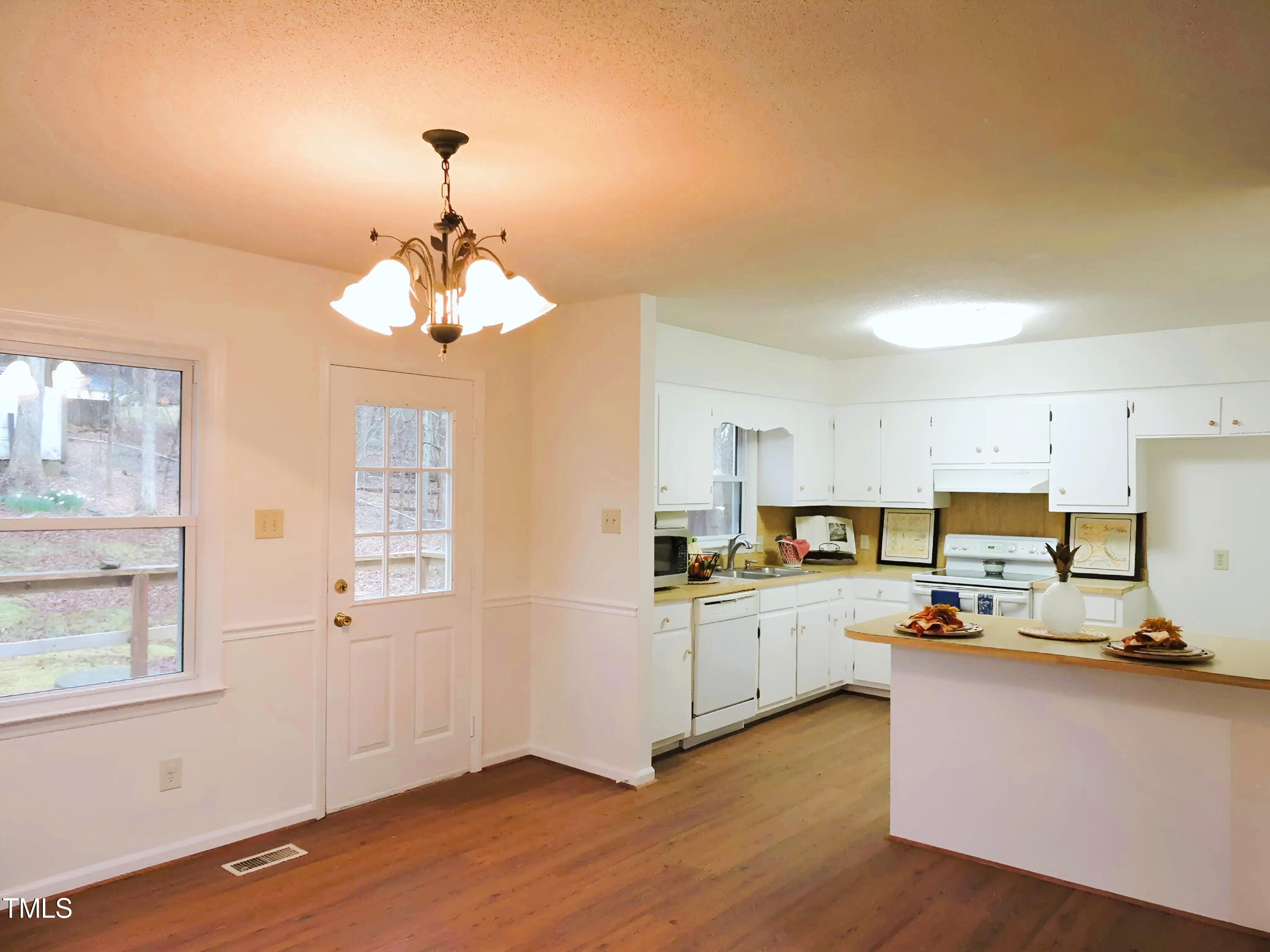1116 Bahama Road