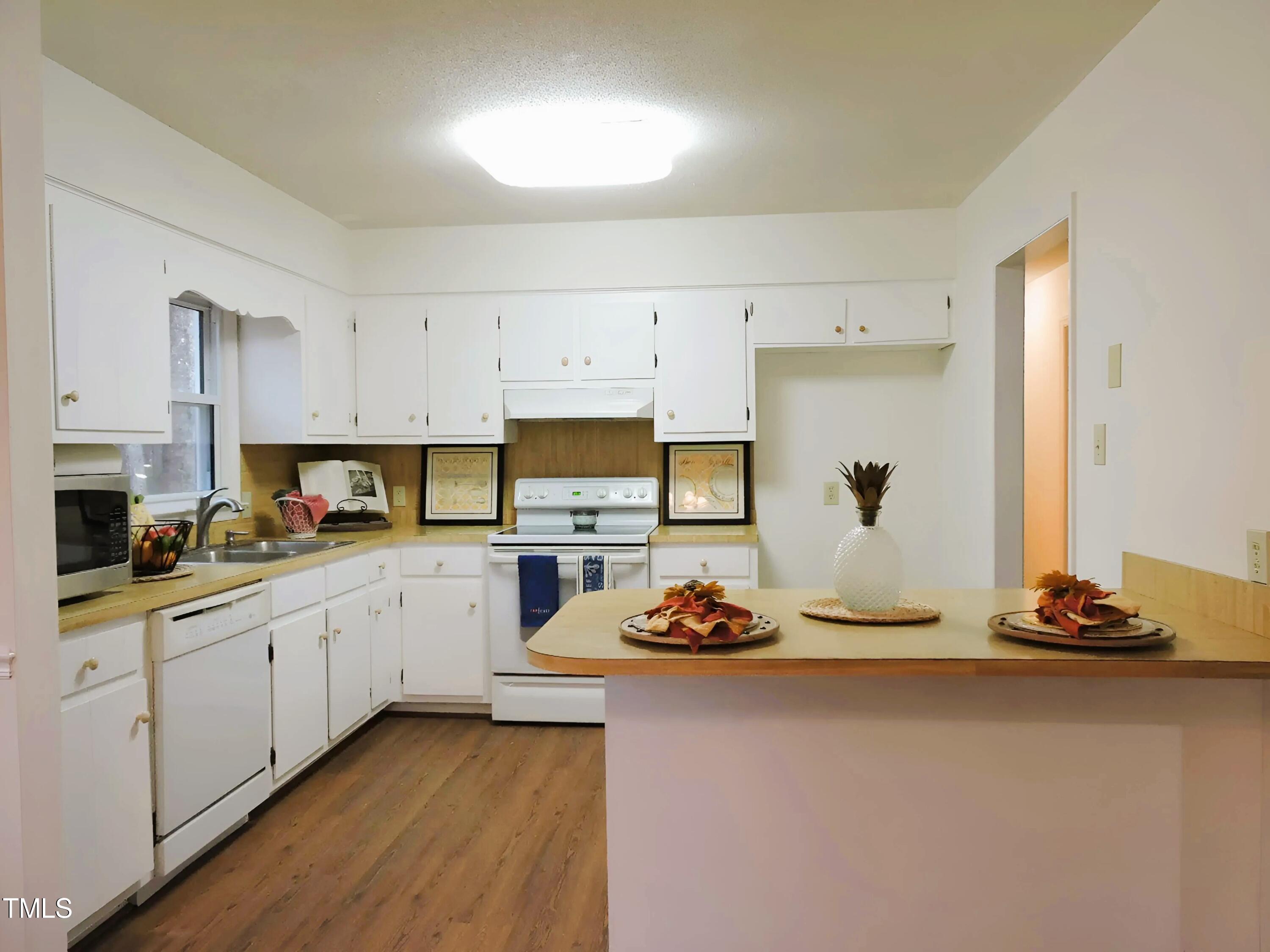 1116 Bahama Road