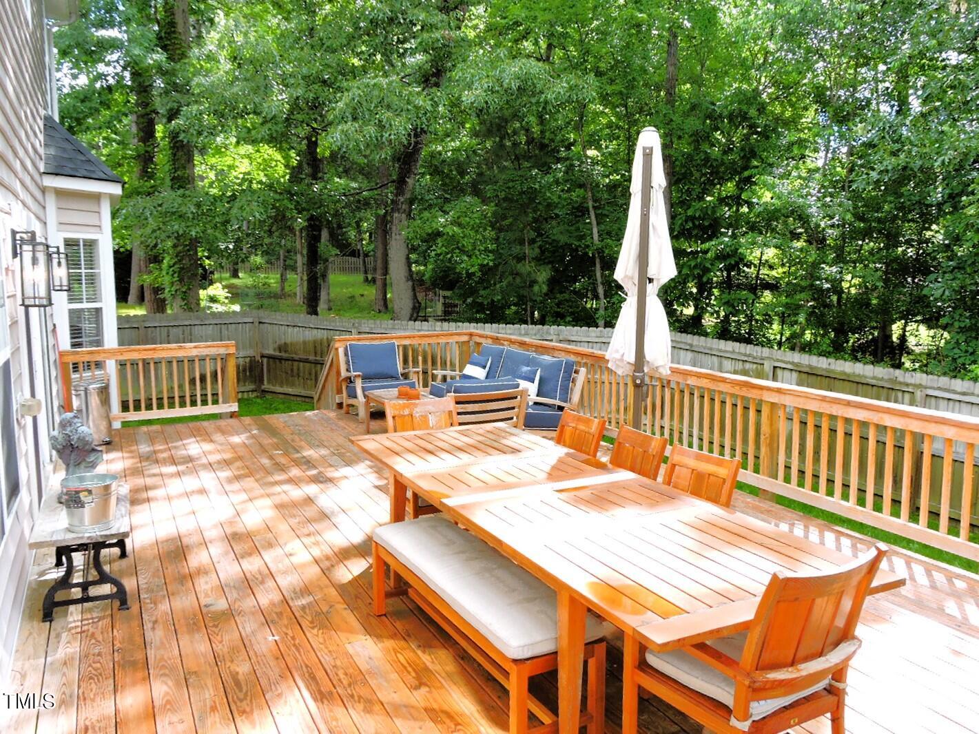 1008 Goldenview Court