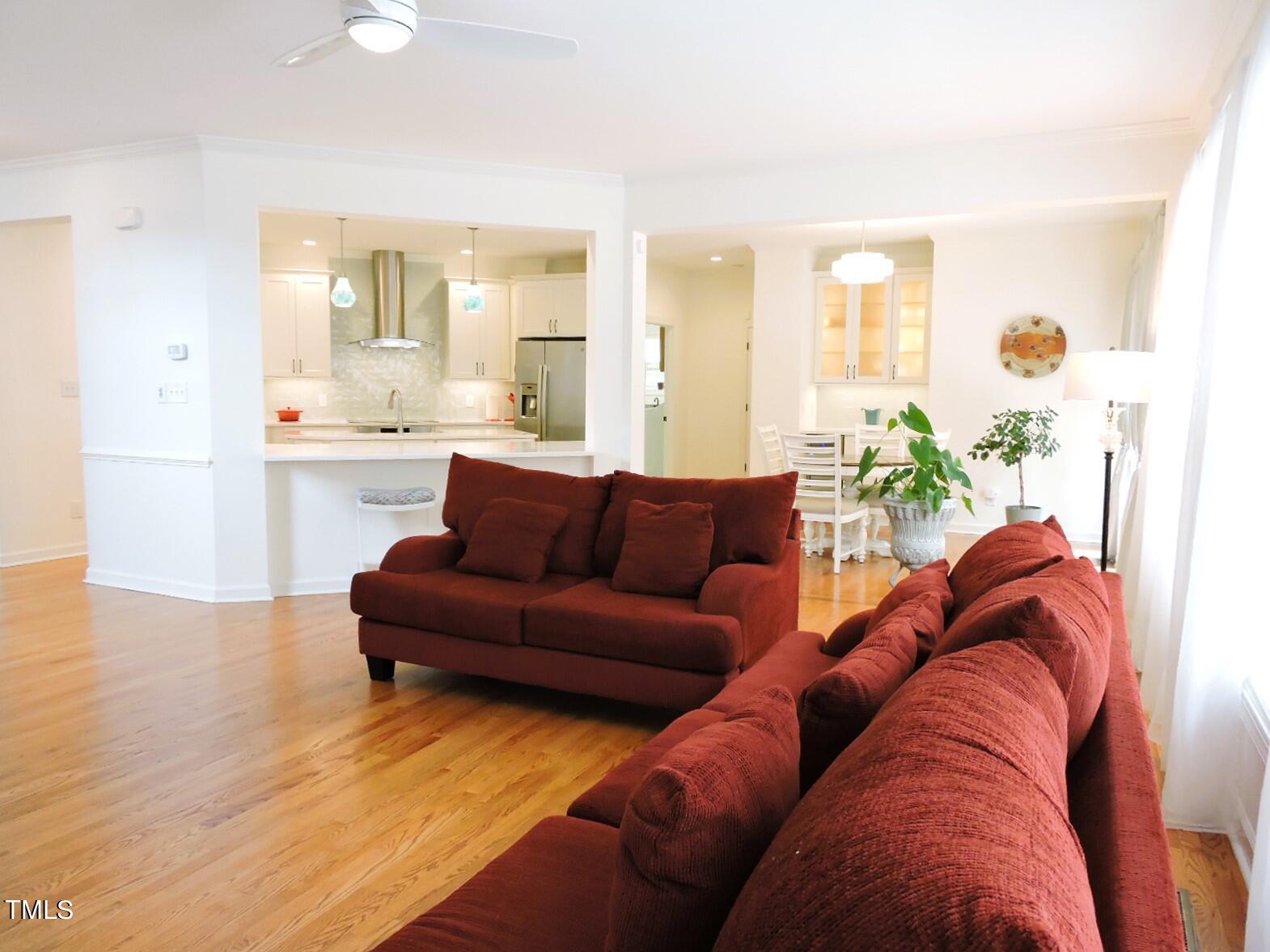 1008 Goldenview Court