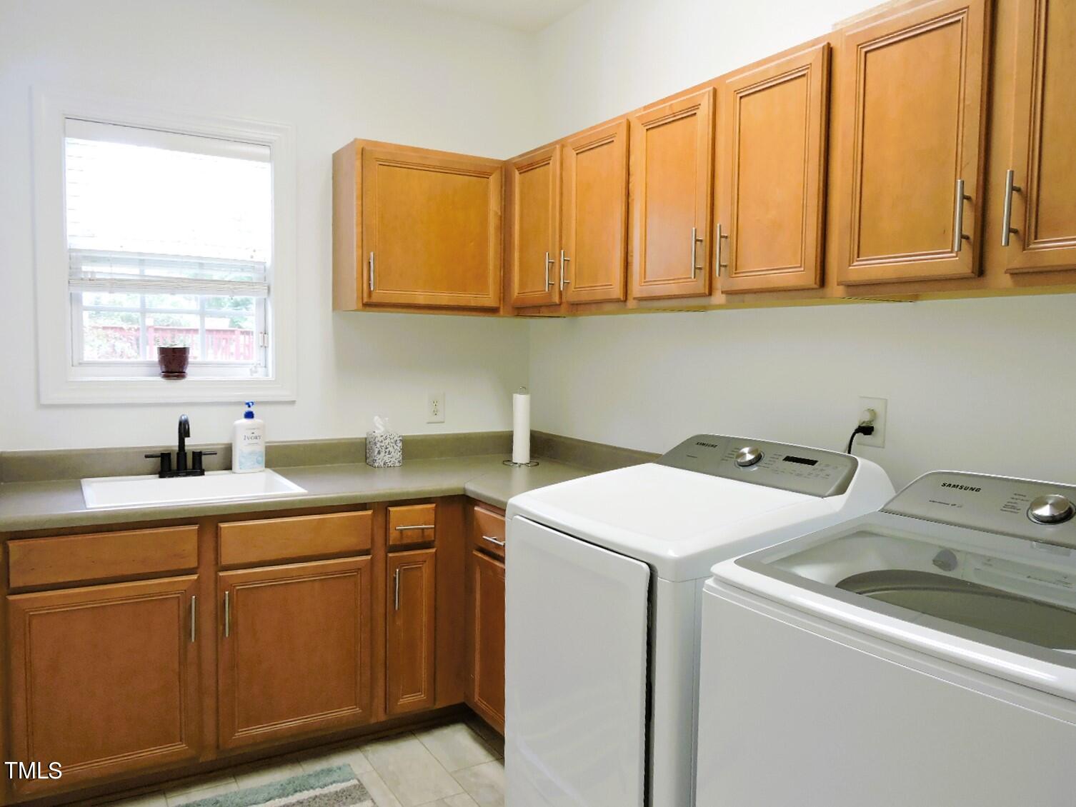 1008 Goldenview Court