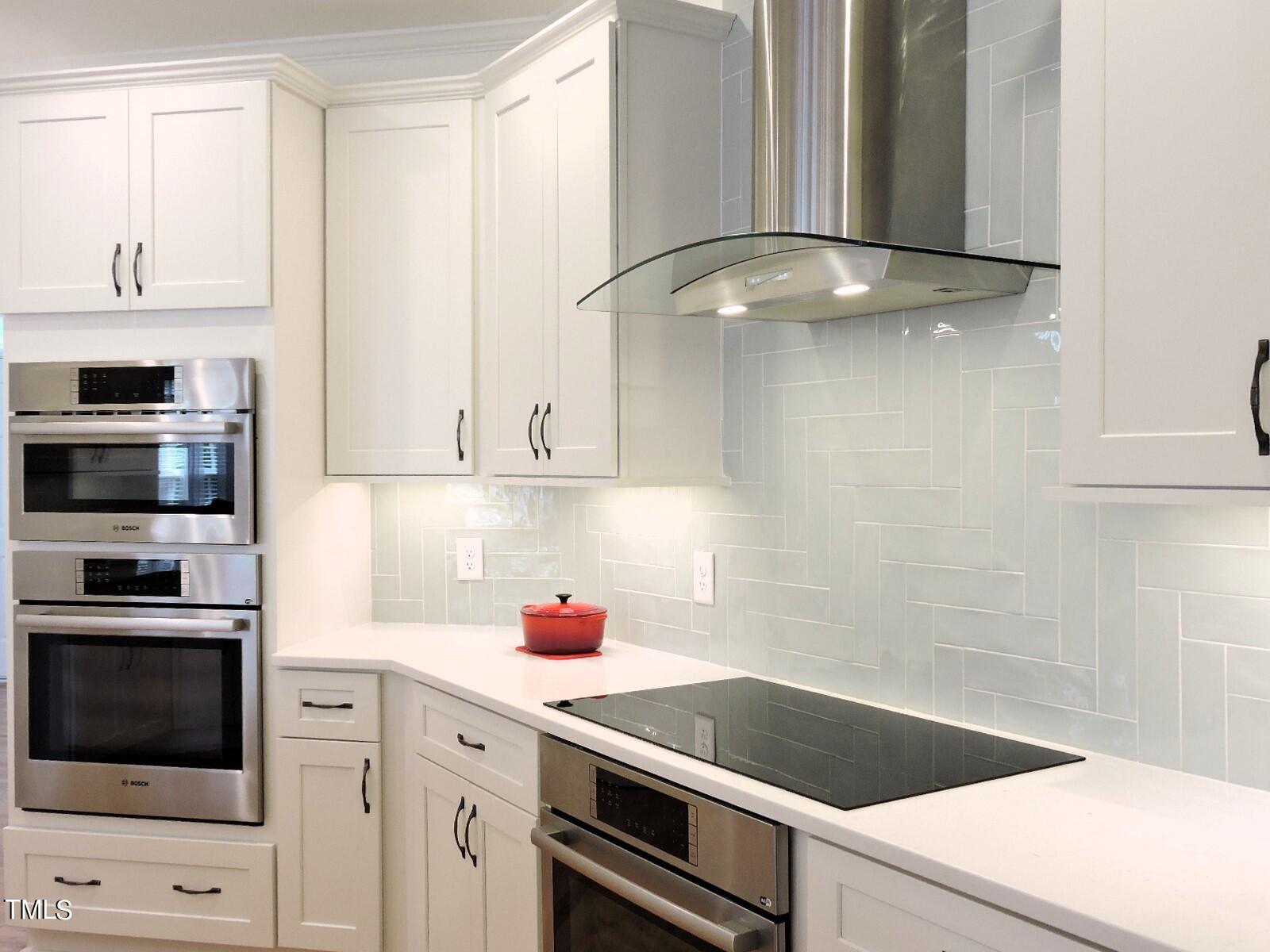 1008 Goldenview Court