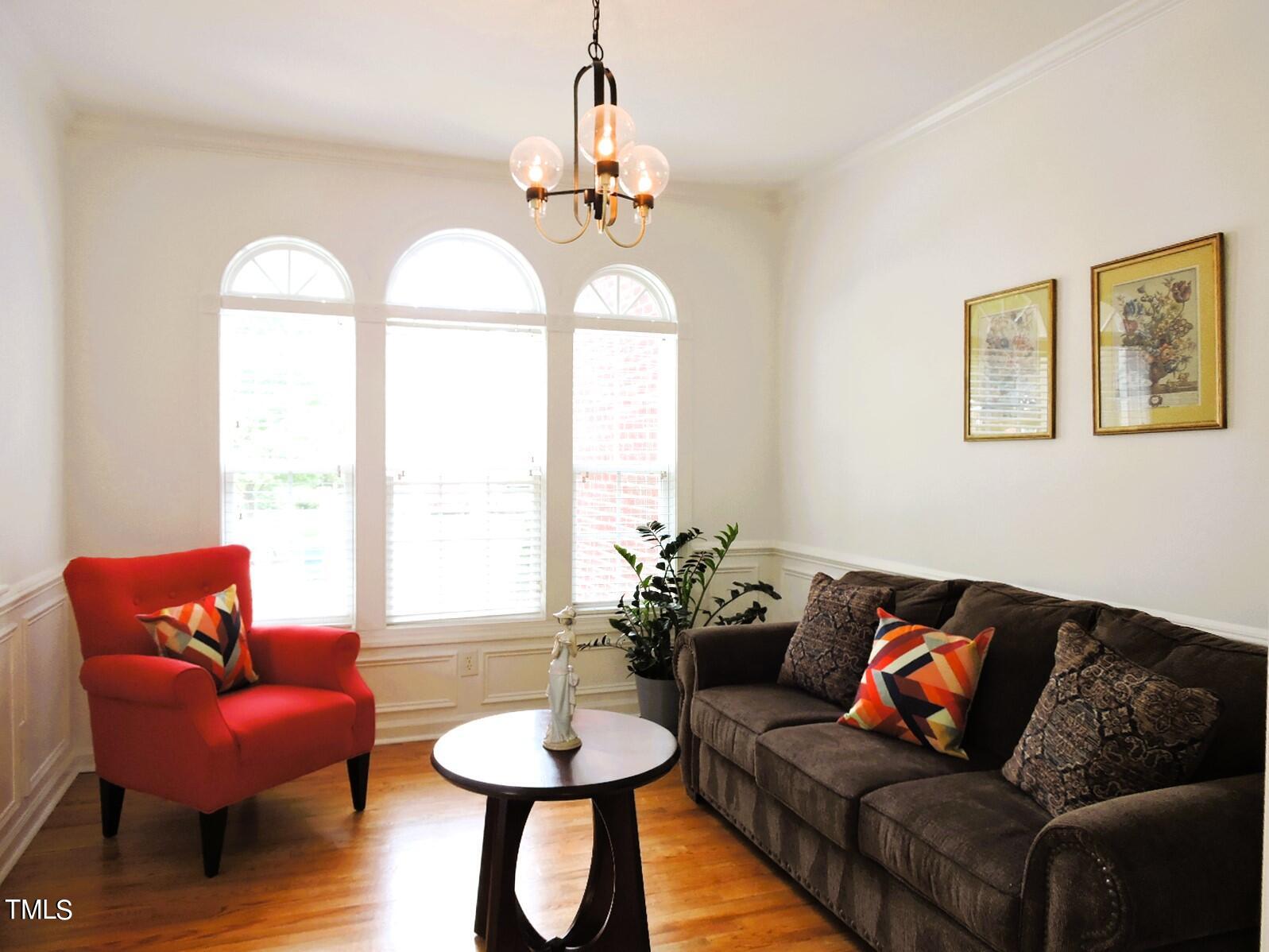 1008 Goldenview Court