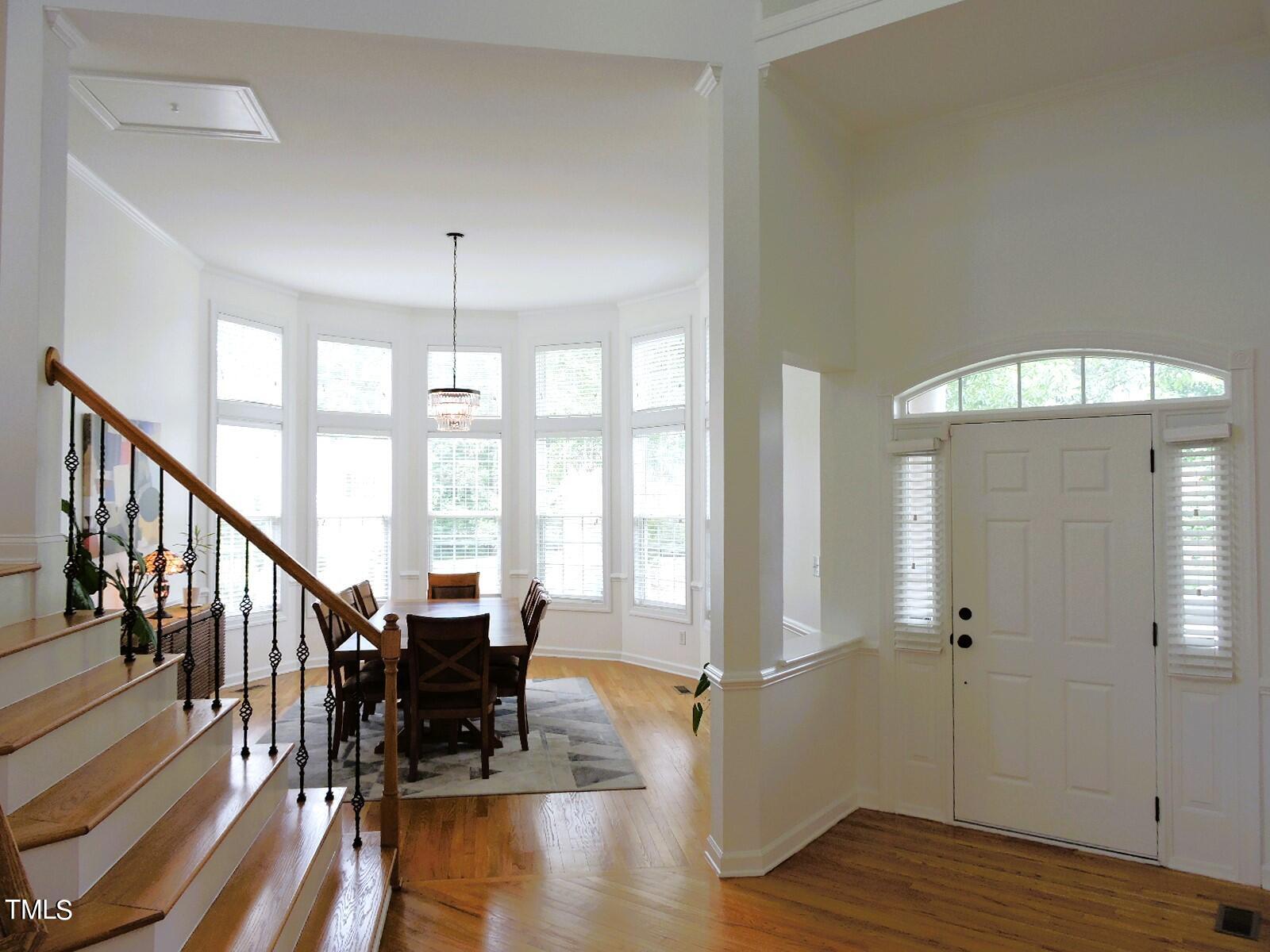 1008 Goldenview Court